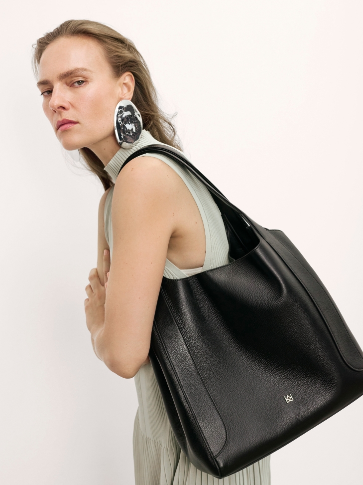 Capacious leather shoulder bag