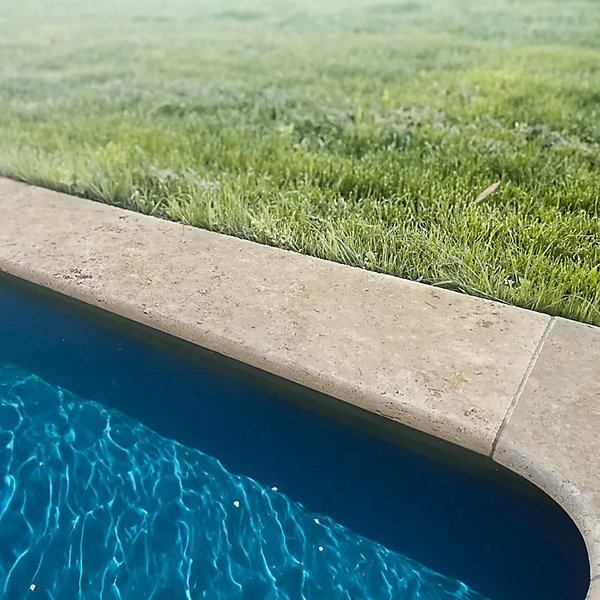 Margelle en travertin mix - 120 x 33 x 3 cm - Bord arrondi