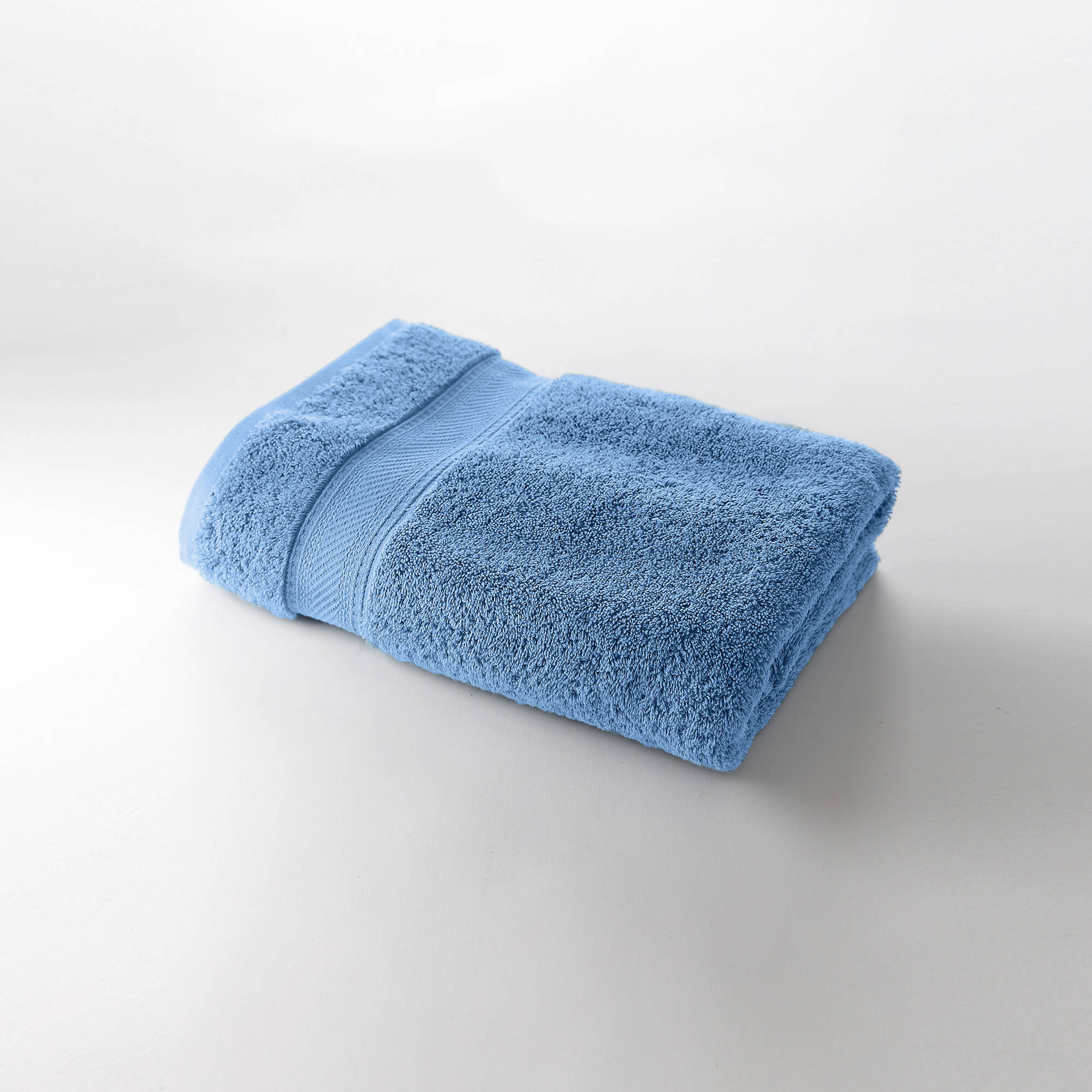 Collection serviettes de bain unies 540g/m2 confort luxe