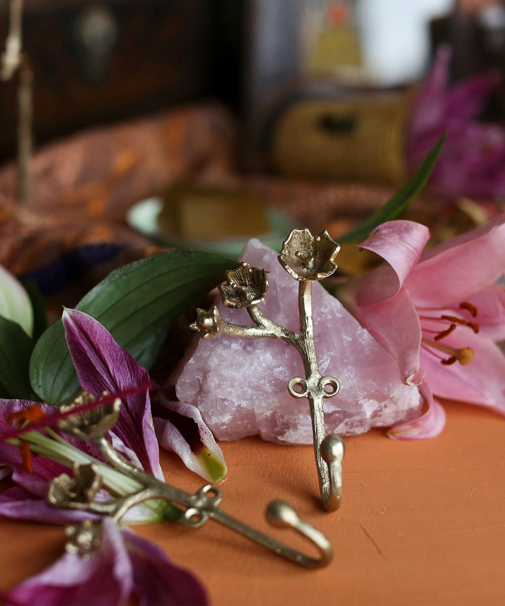 - Crochet mural fleur doré L6cm