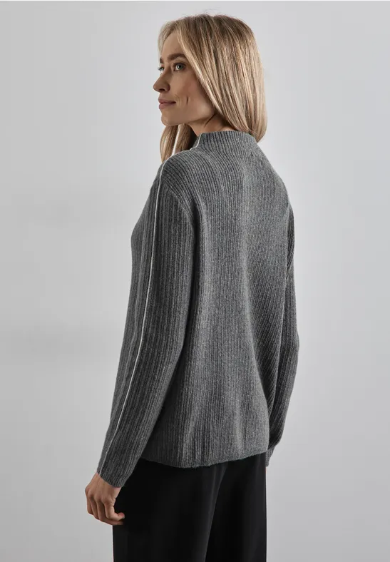 Pullover mit Kontrastdetail