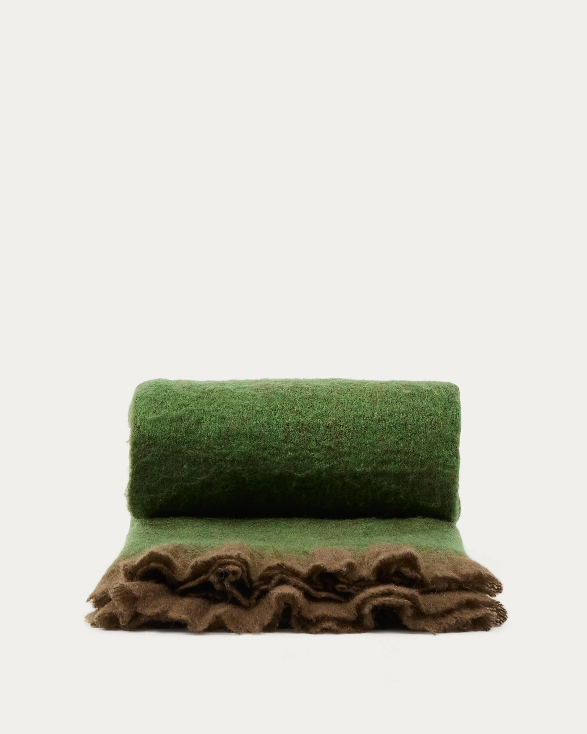 Odelna wool and acrylic throw with ruffles in green 130 x 170 cm