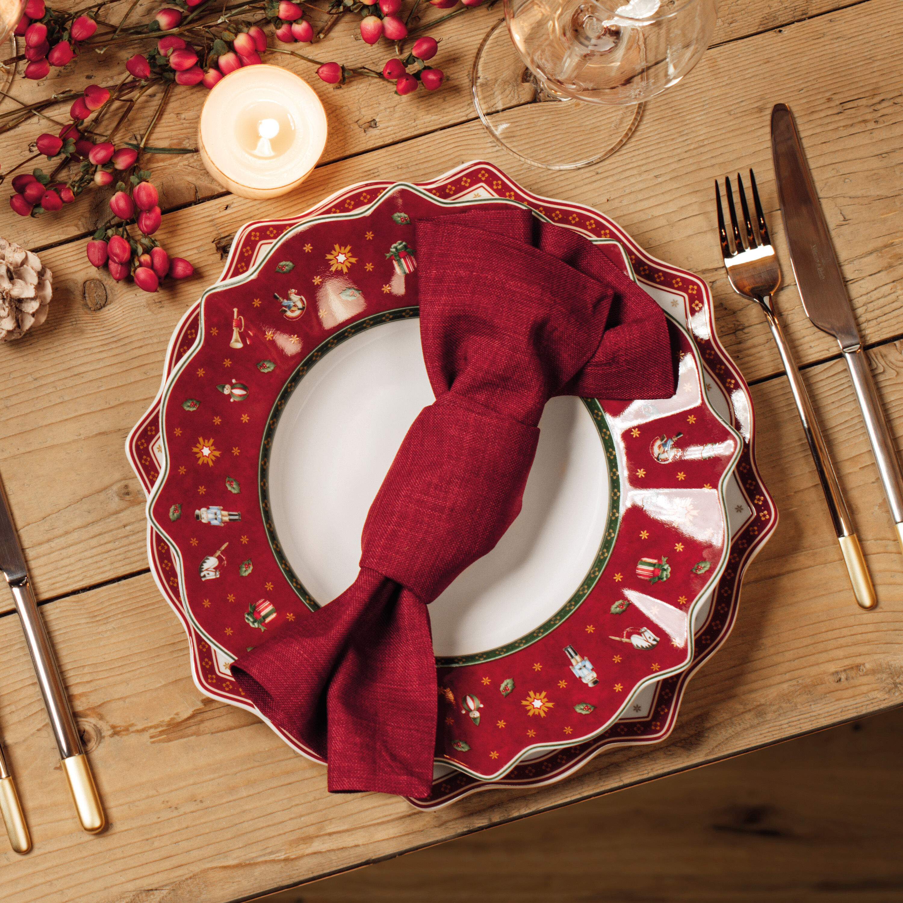 Toy's Delight Dinner plate - Red, 11.2'', Premium Porcelain