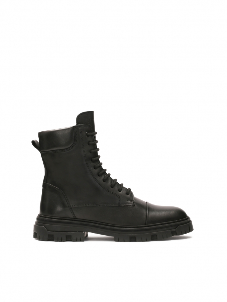 Men's high boots on trep sole