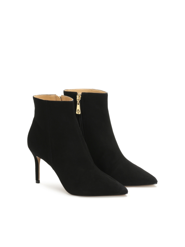 Ladies’ black boots