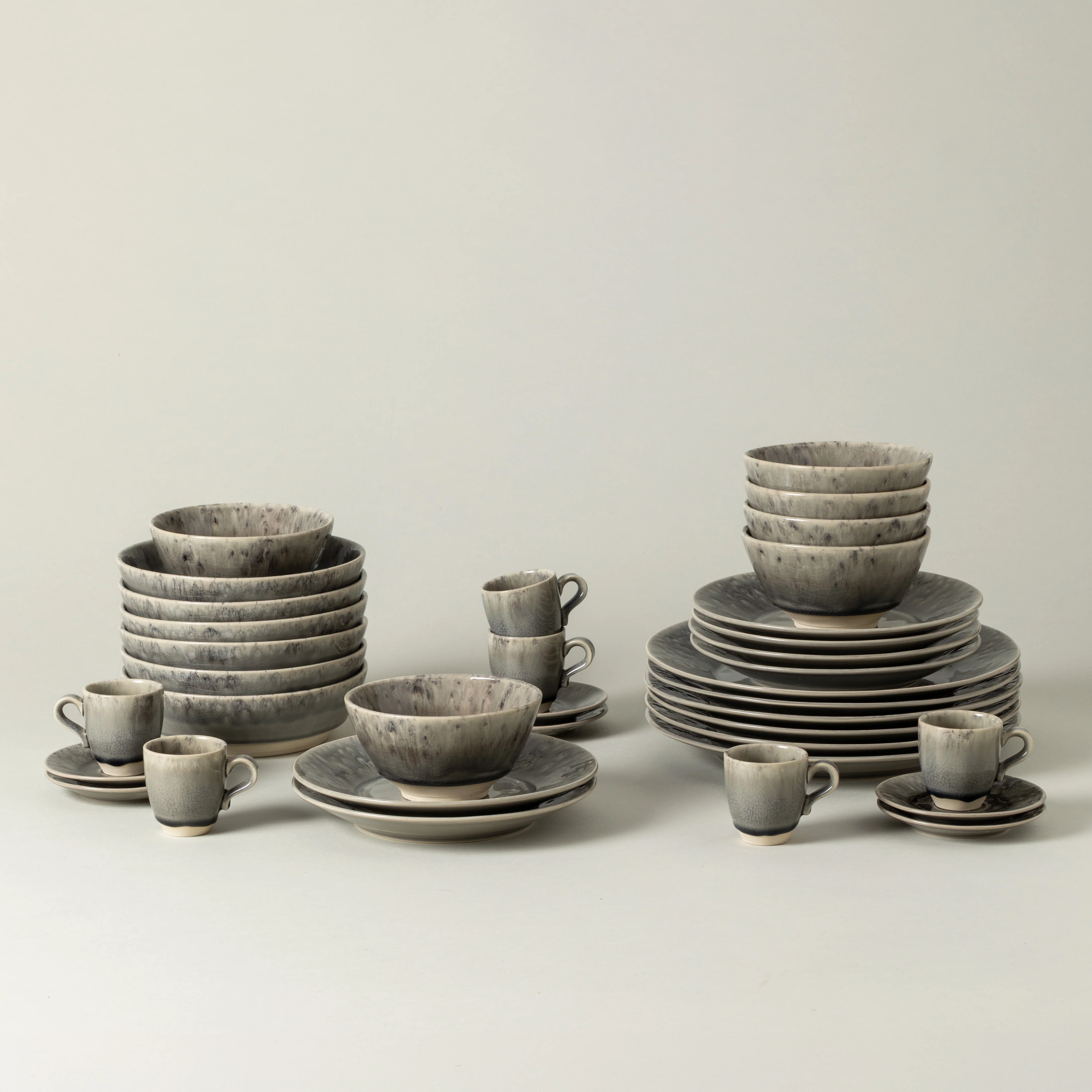 30-Piece Dinnerware Set with Coffee Cup and Saucer Madeira