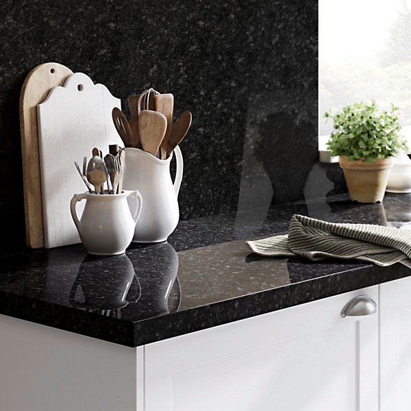 Crédence de cuisine aspect granit noir GoodHome Kabsa l. 300 cm x H. 60 cm x Ep. 8 mm