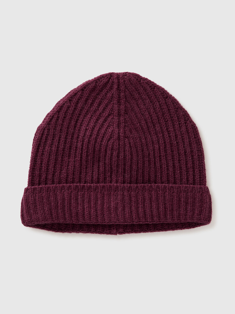 Hat in pure virgin wool