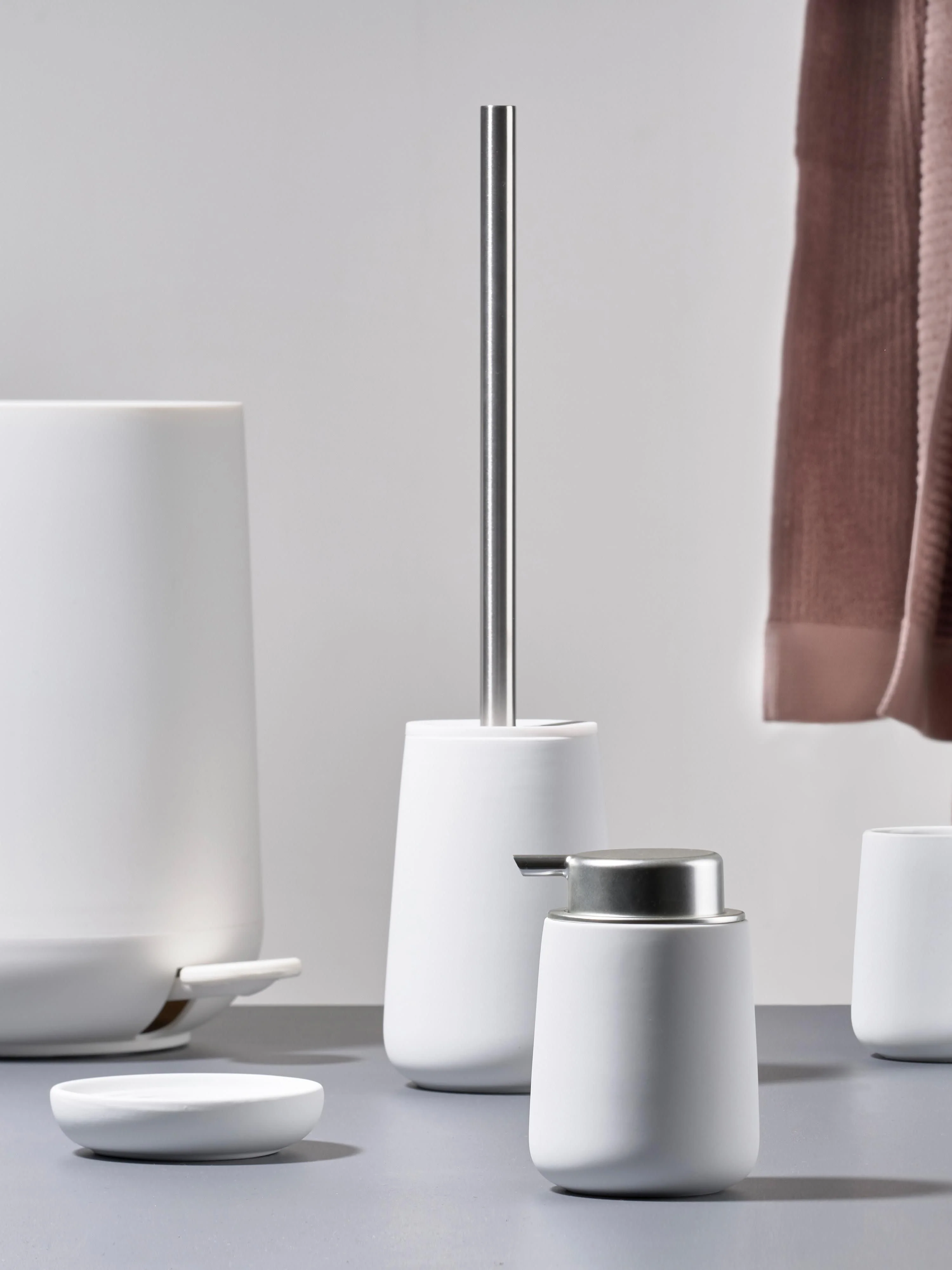 Toilettenbürste Nova mit Porzellan-Behälter
