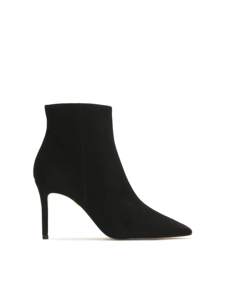 Ladies’ black boots