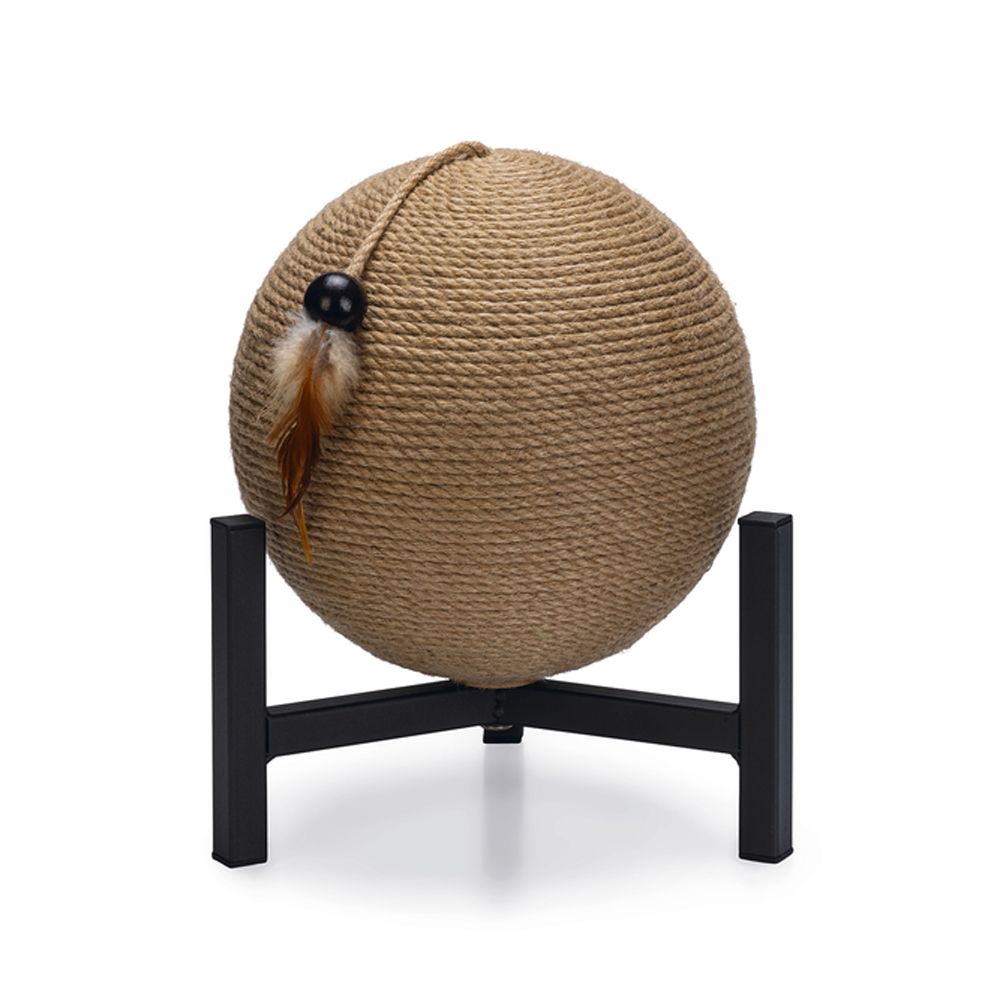 Designed by Lotte Met Tyra Scratching Ball