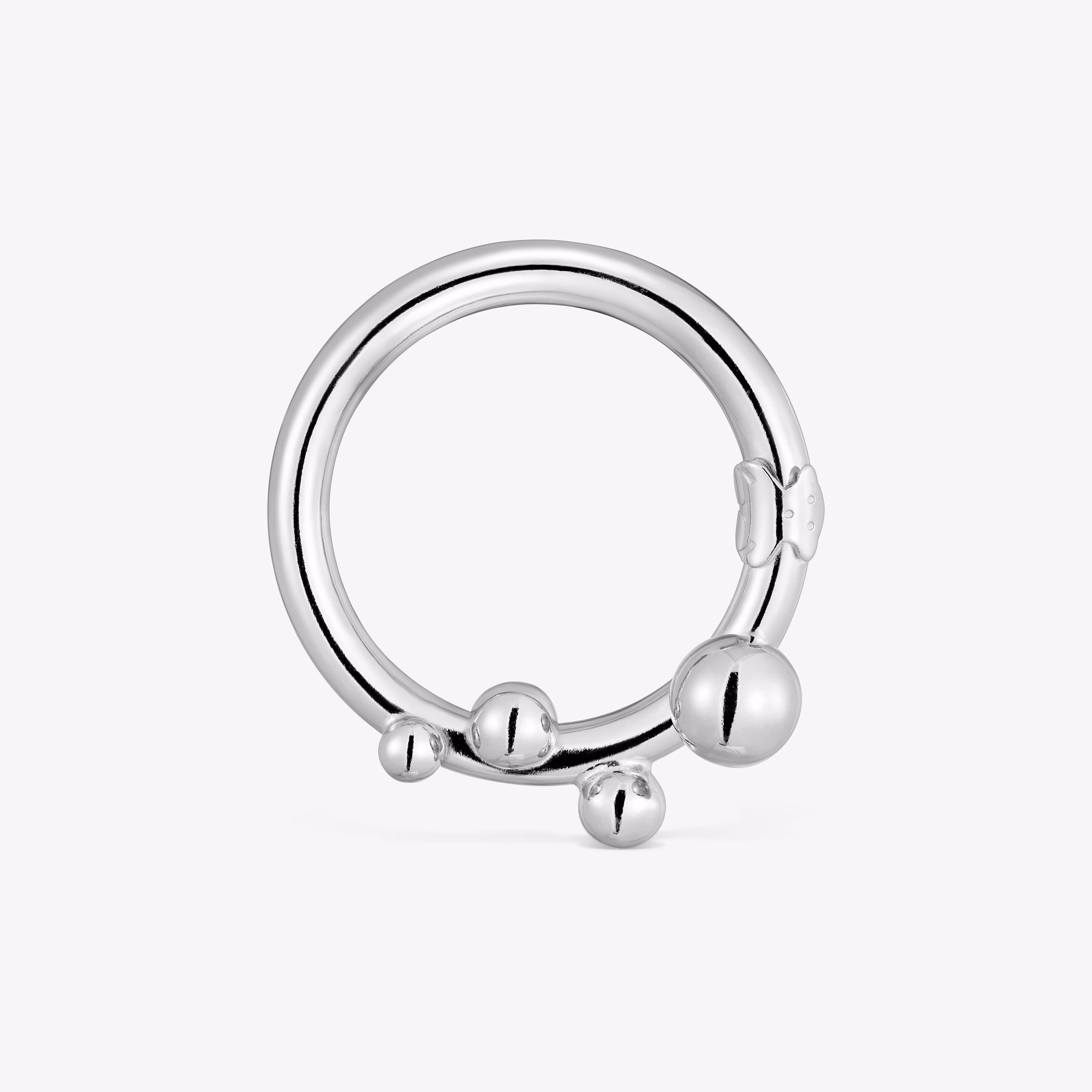 Anilla grande de plata y detalles Hold