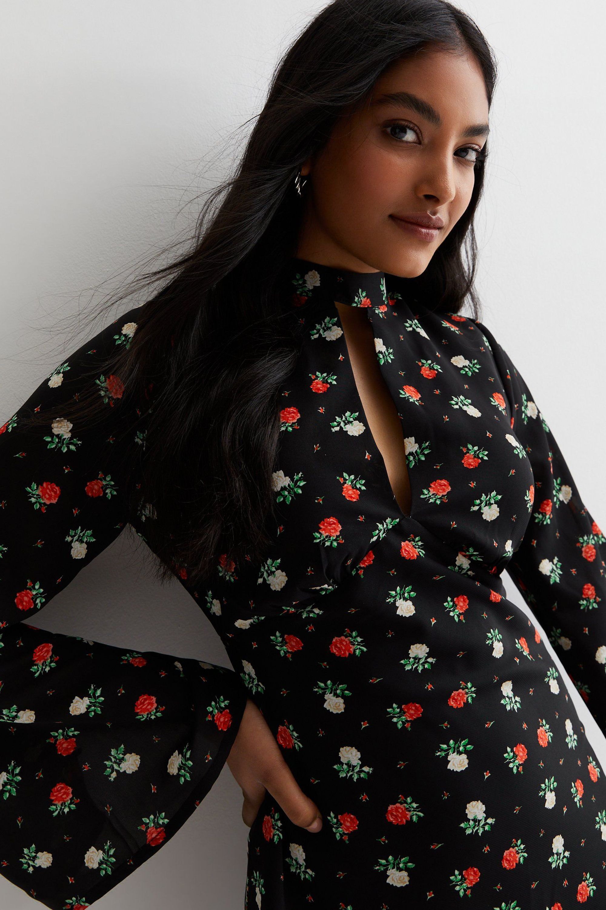 Gini London Black Rose Print Flared Sleeve Mini Dress