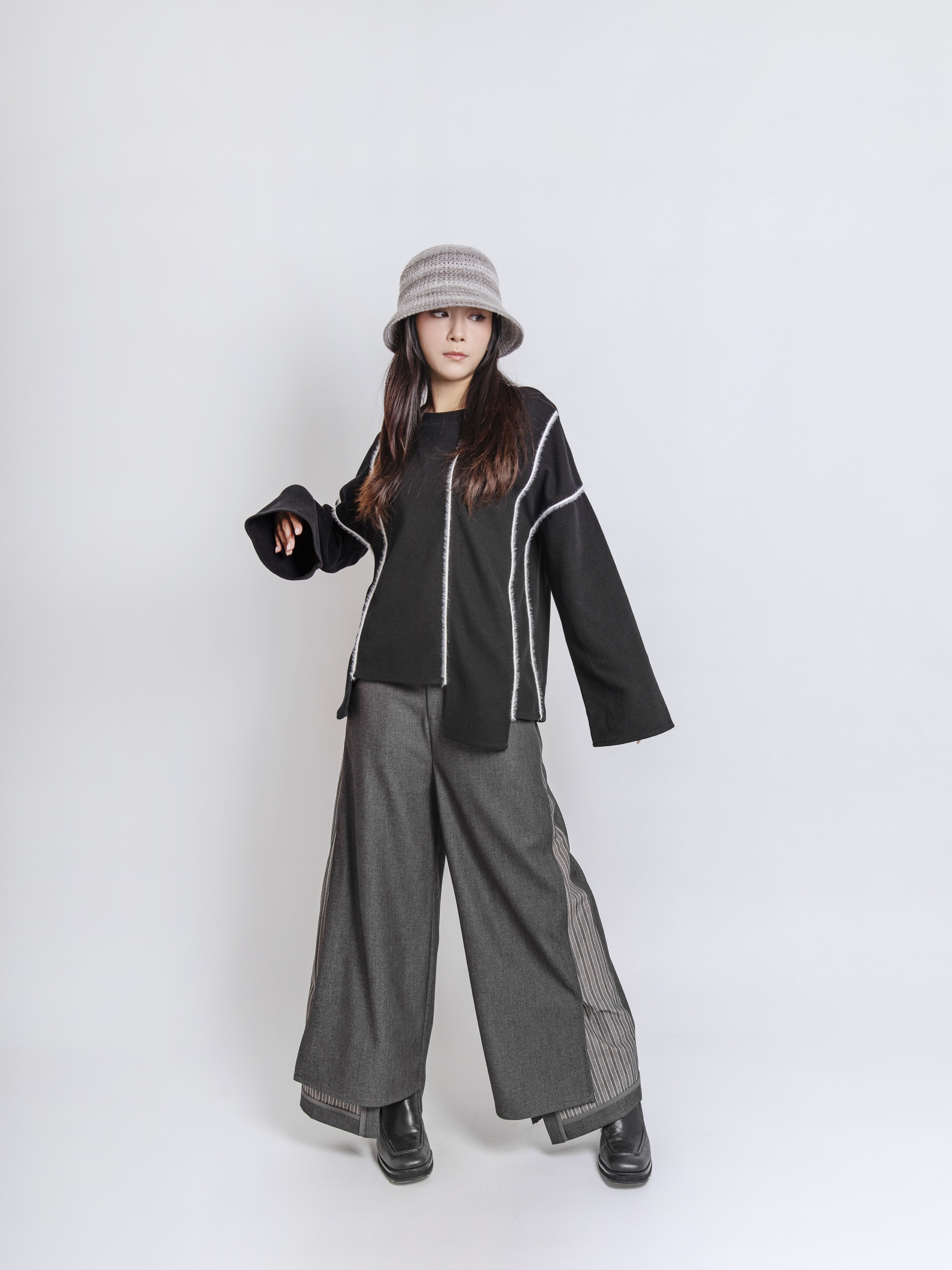 Oversized fluffy trim top - 25WRT225A