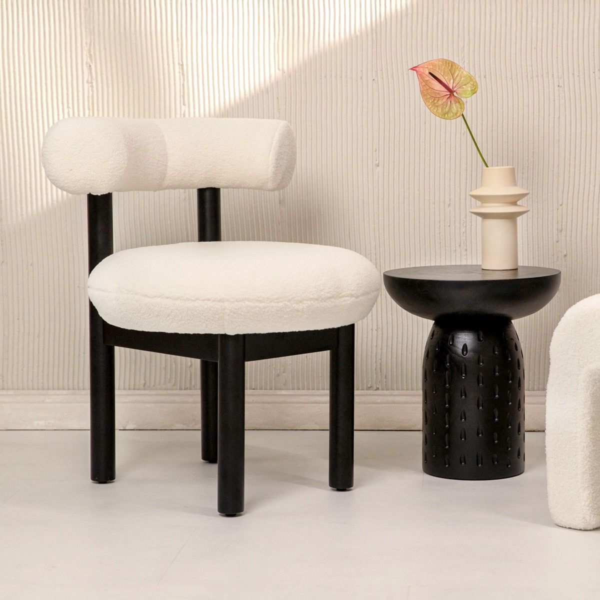 Krzesło PACIS z drewnianymi nogami Ecru 59,5x65,5x75,5 cm