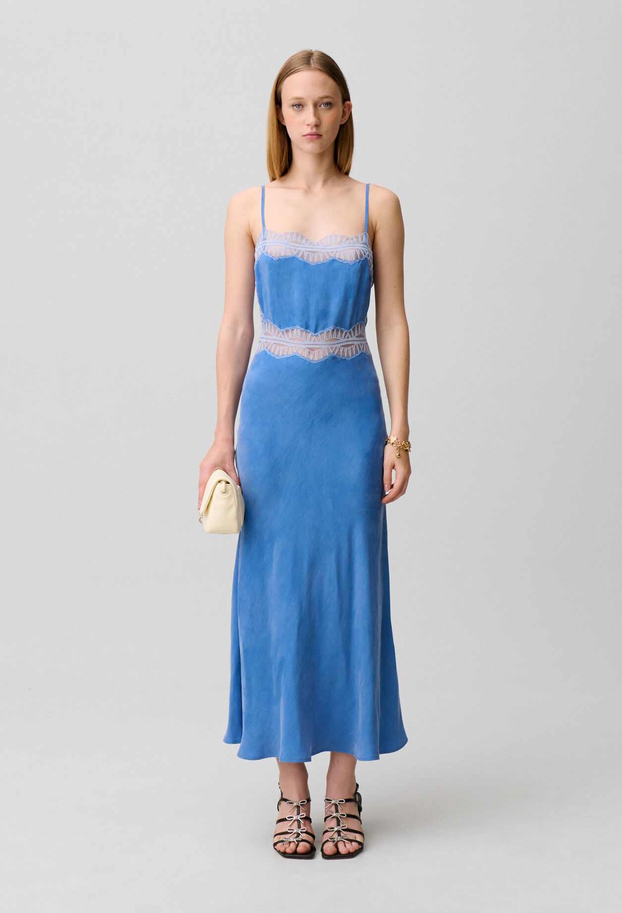 Robe longue dentelle