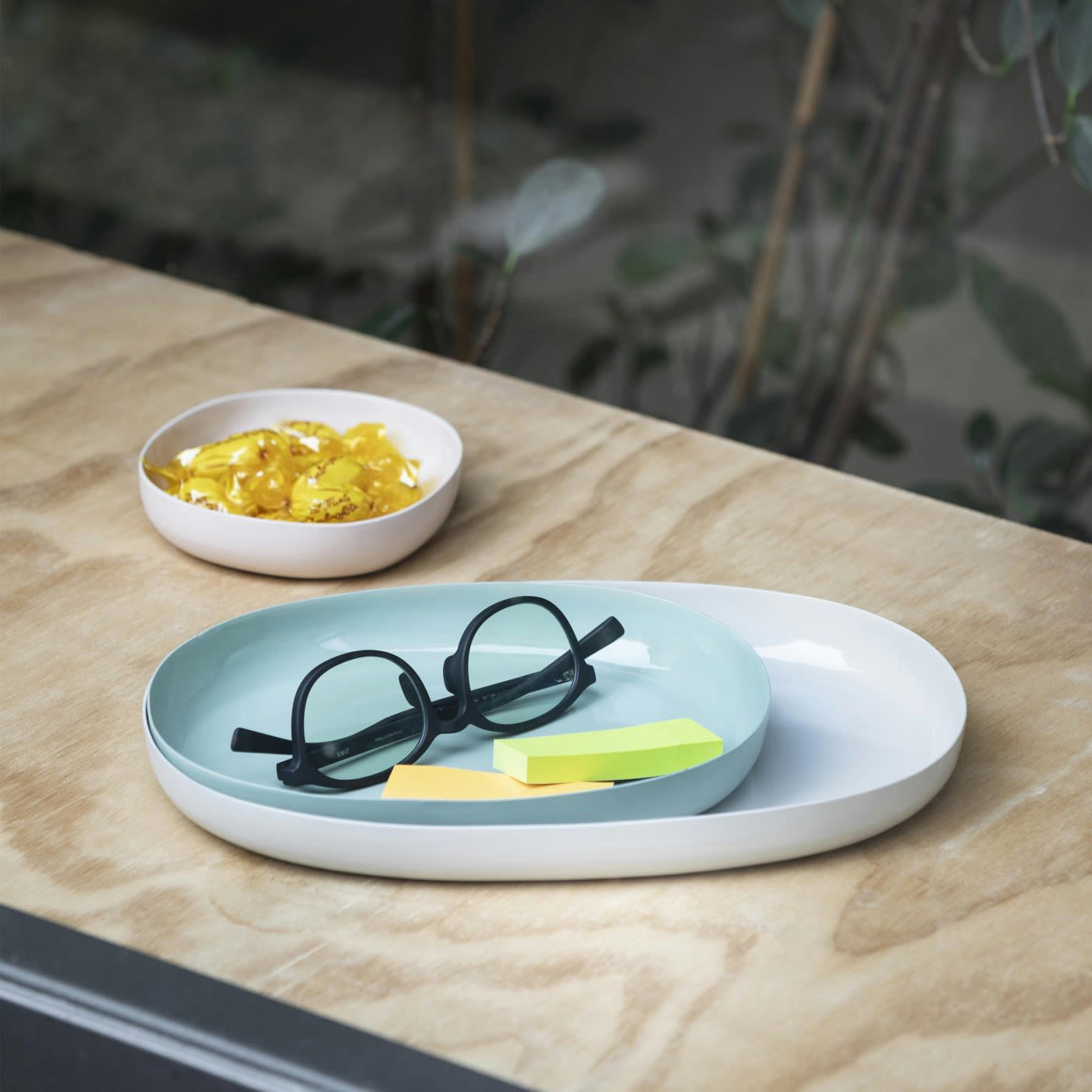 OVALE - Plateau vert en aluminium 21,2x17x2,8cm