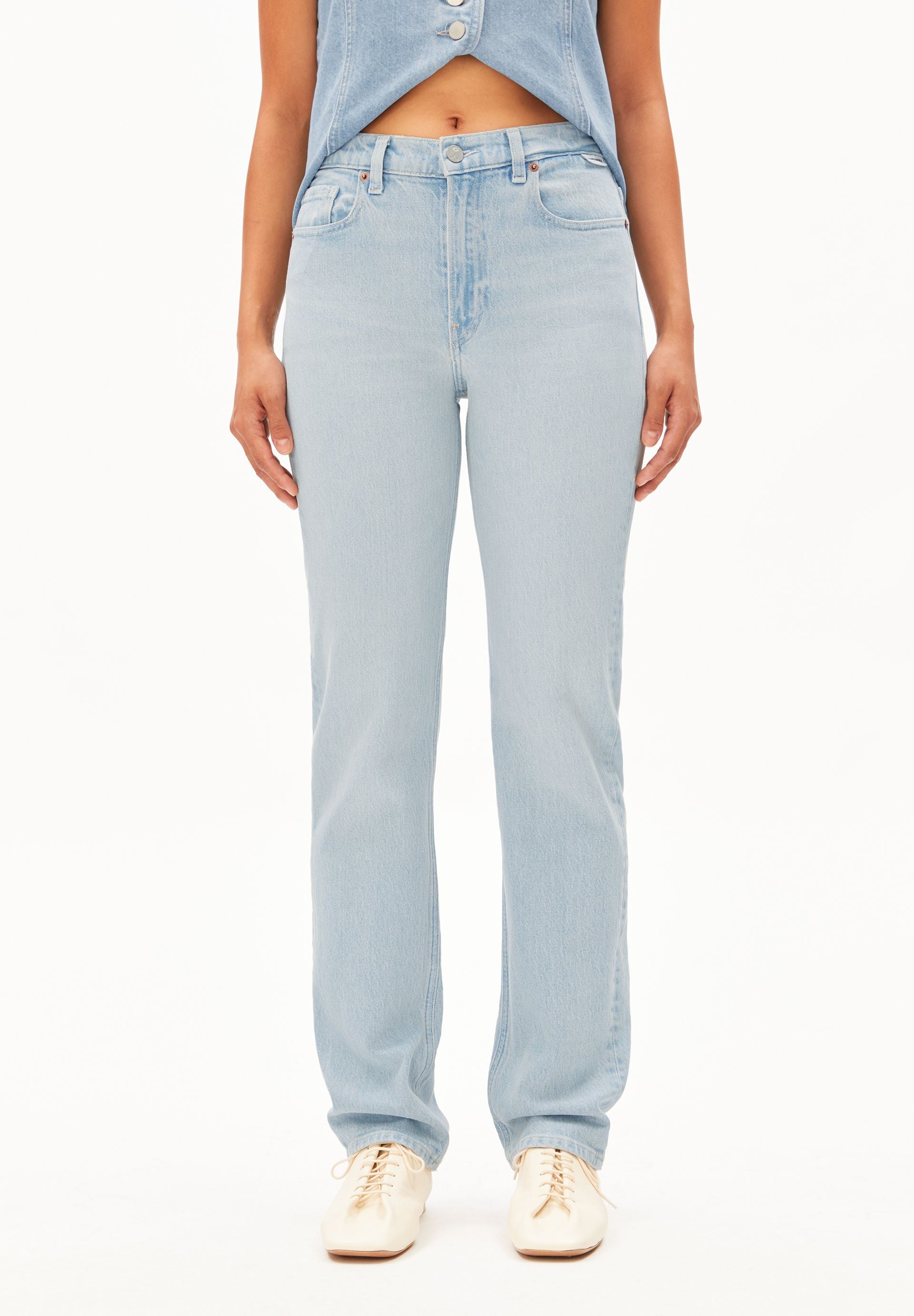 CARENAA MID STRAIGHT JEANS