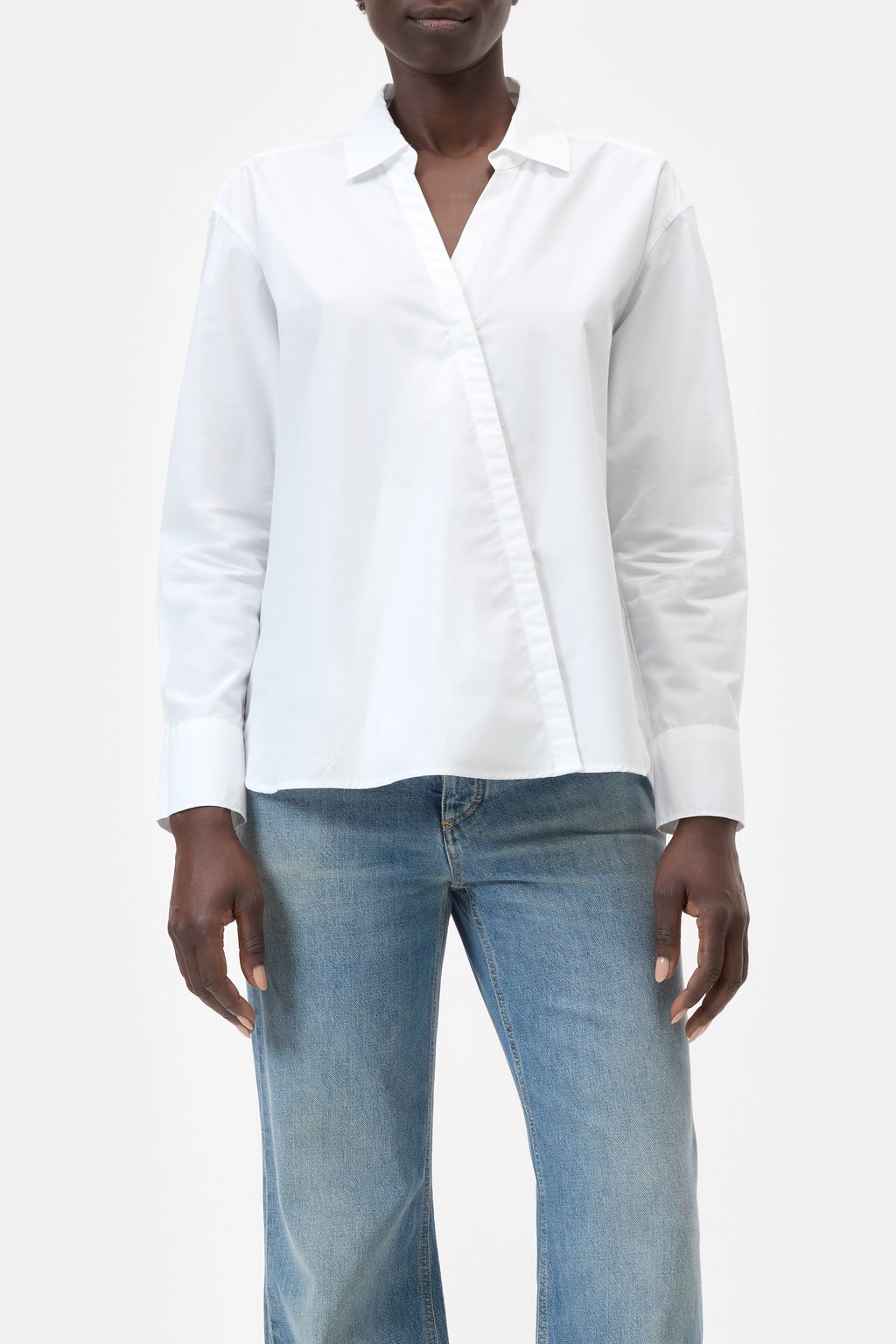 Popeline-Bluse mit diagonaler Knopfleiste