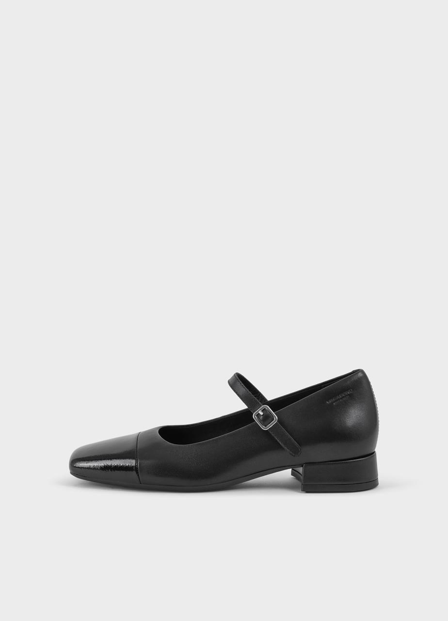 Debbi Pumps