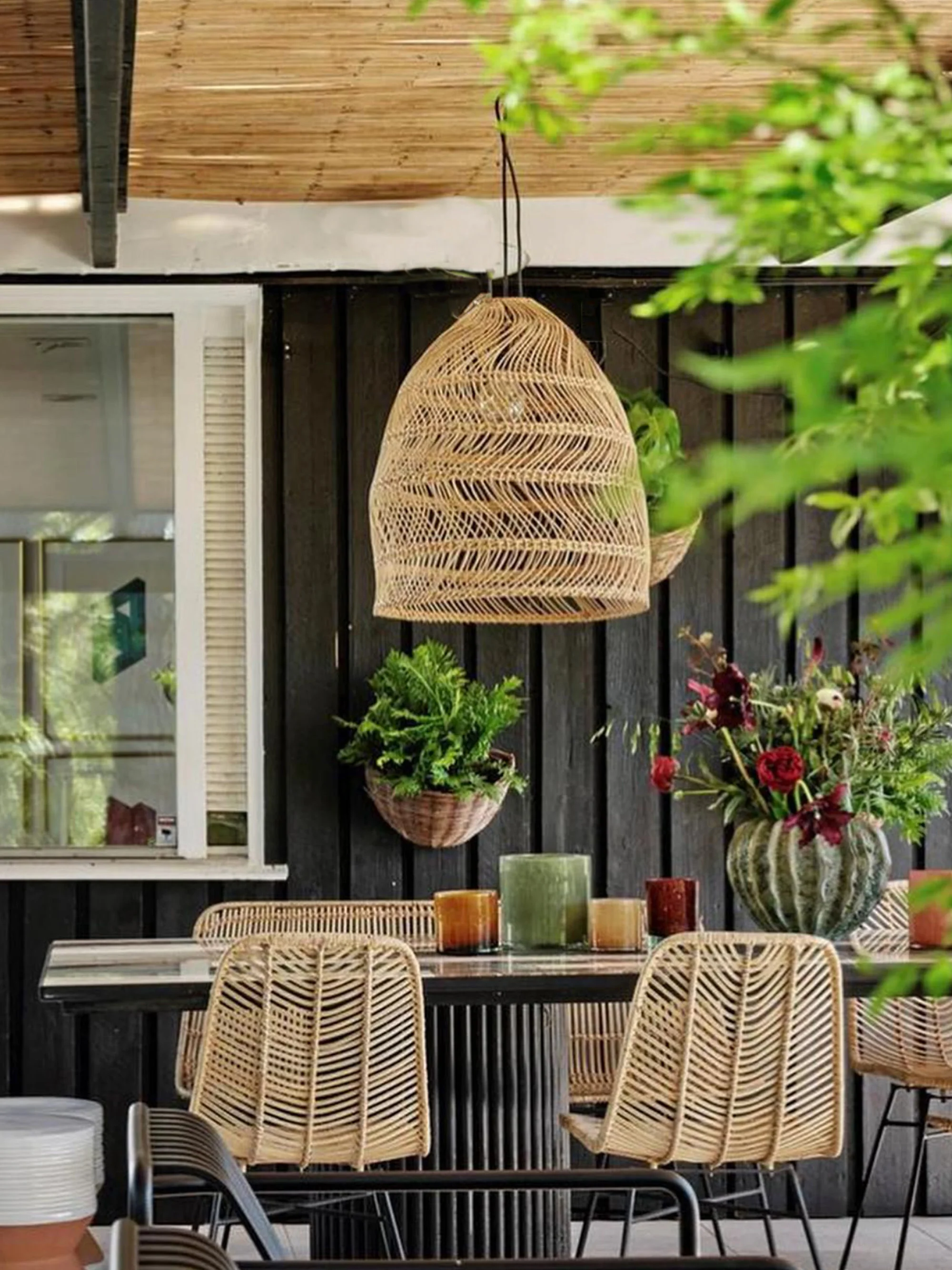 Außen-Pendelleuchte Maja aus Rattan, in verschiedenen Größen