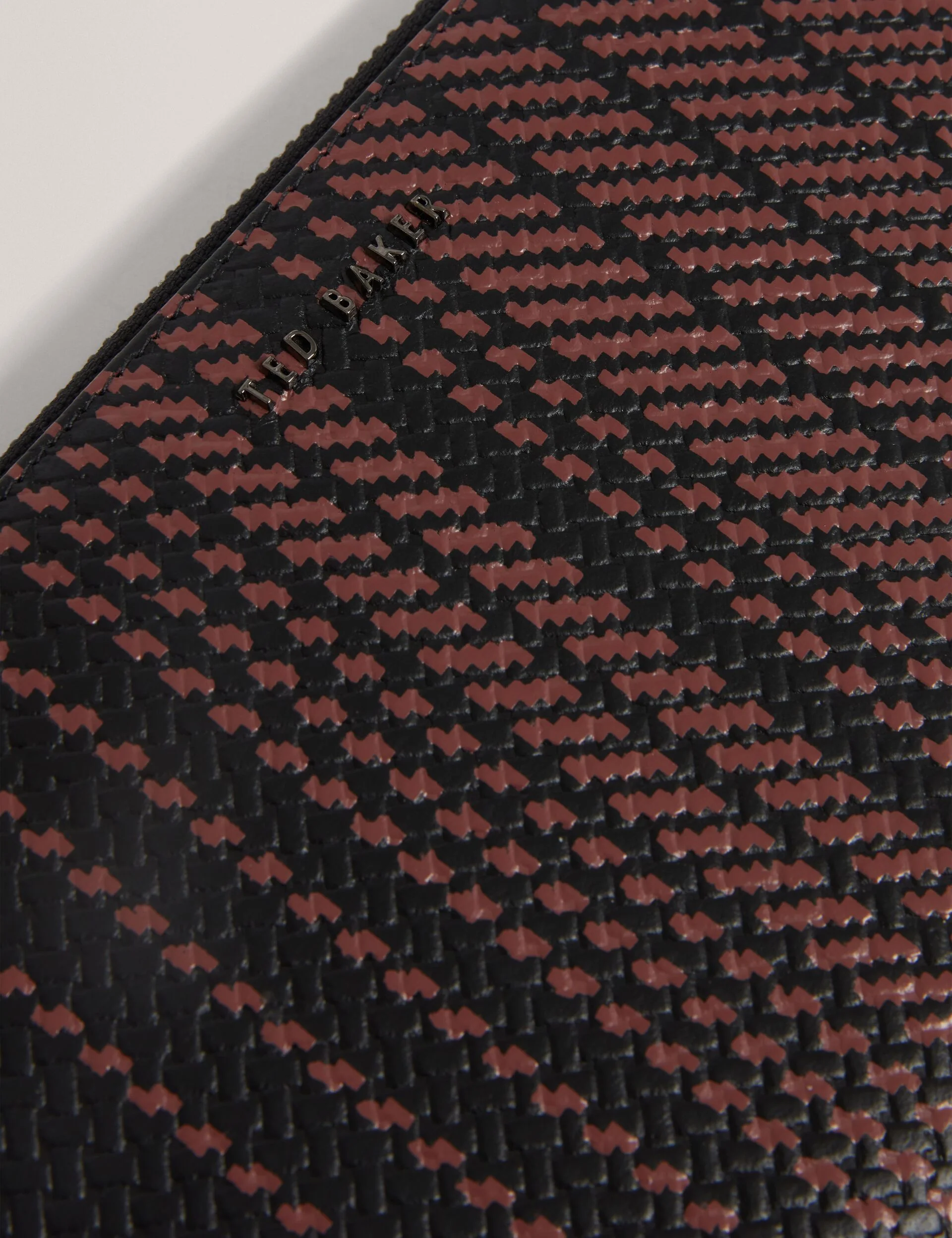 WALIAMS | BLACK