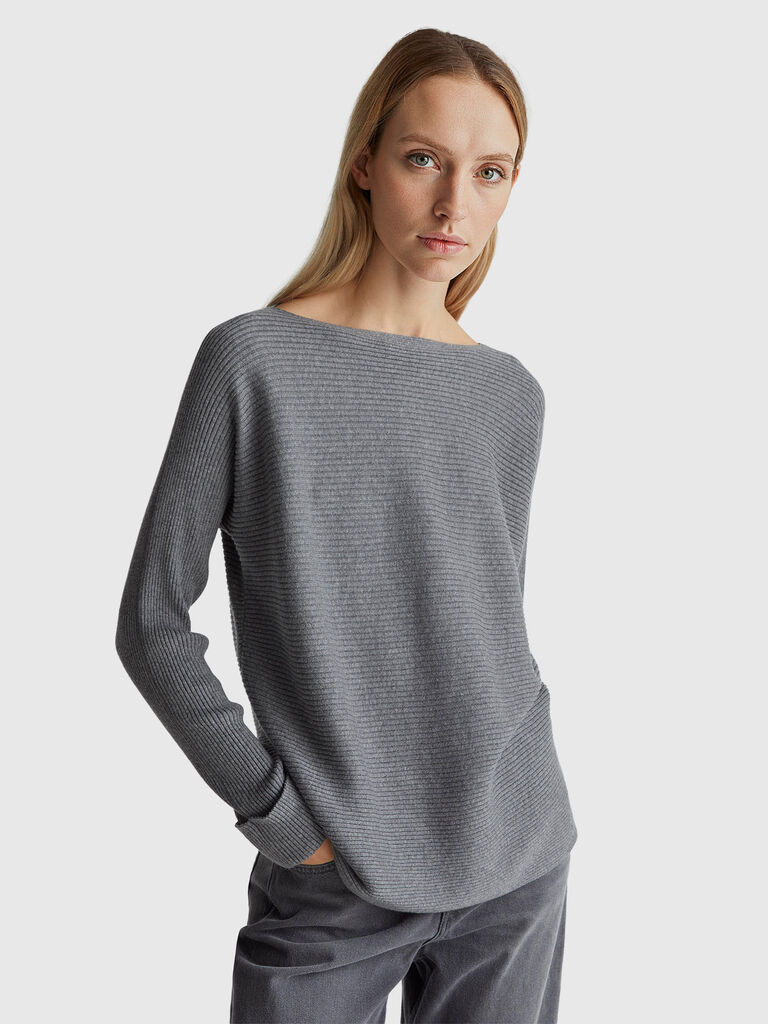Boat neck sweater