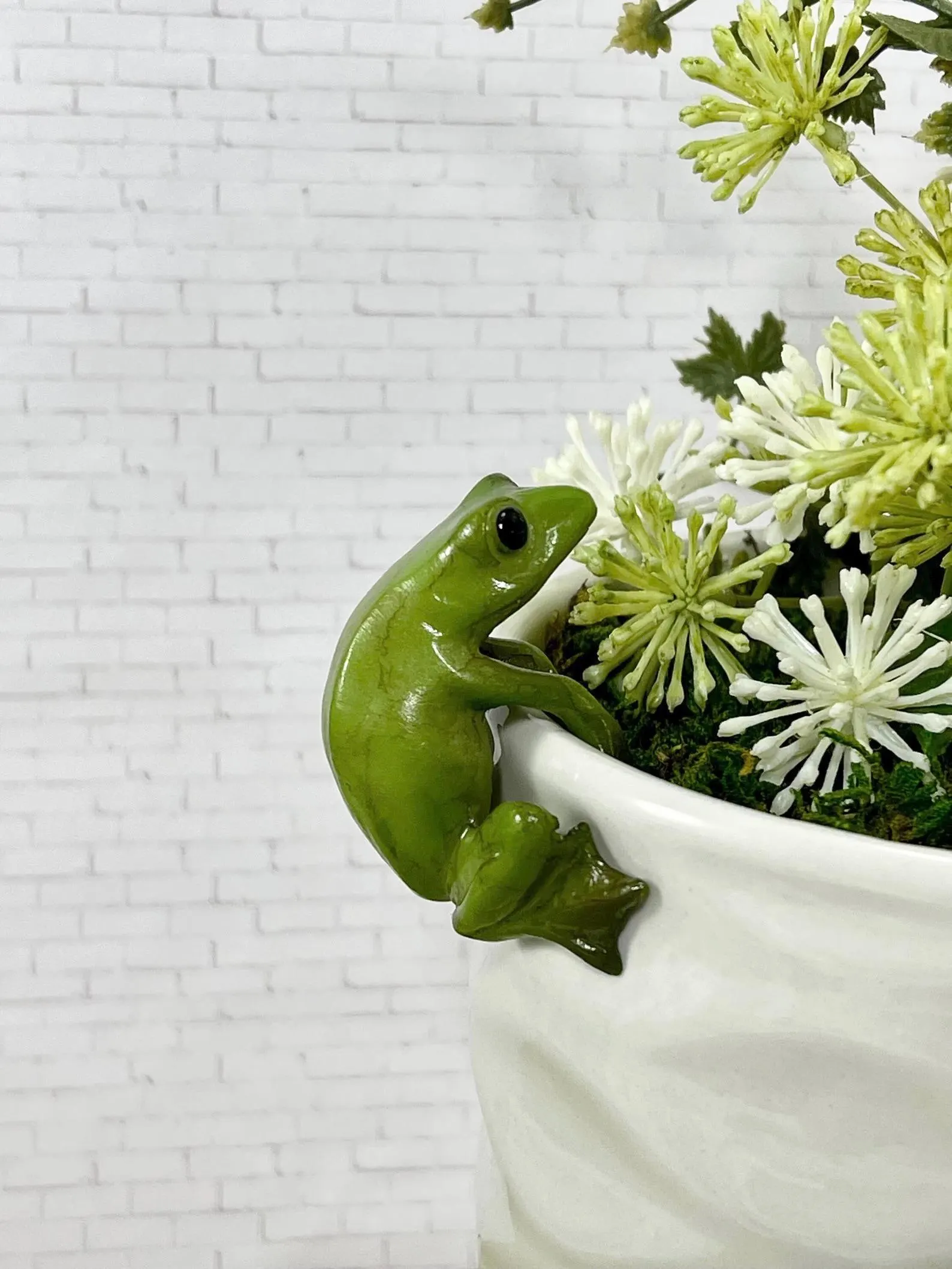 Frog Flower Pot Hugger Figurines, Miniature Supplies, Plant Accessory, Fairy Garden Accessories, Mini Toad Figure, Decorative Hanger