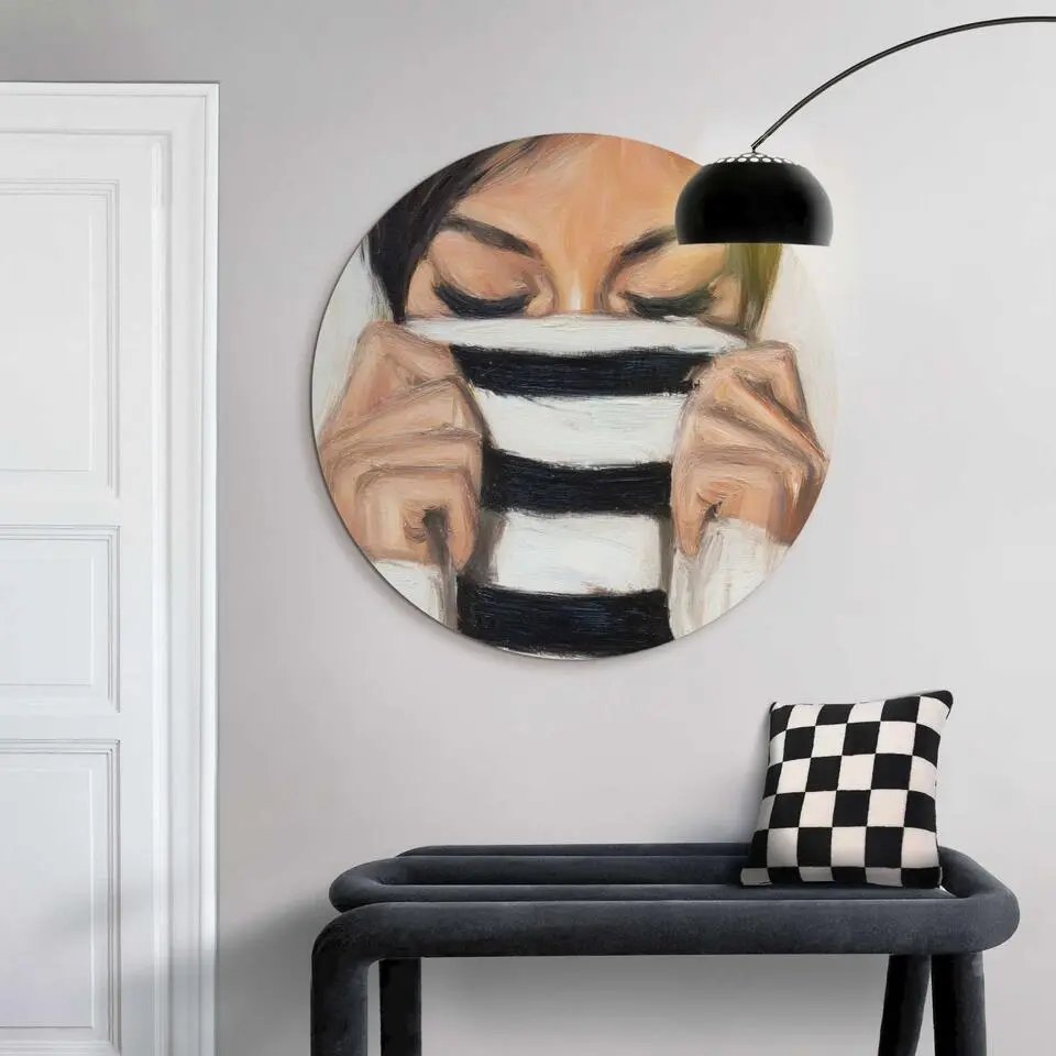 Glasschilderij Verstopt achter de trui - &Oslash; 70 - Zwart-Wit