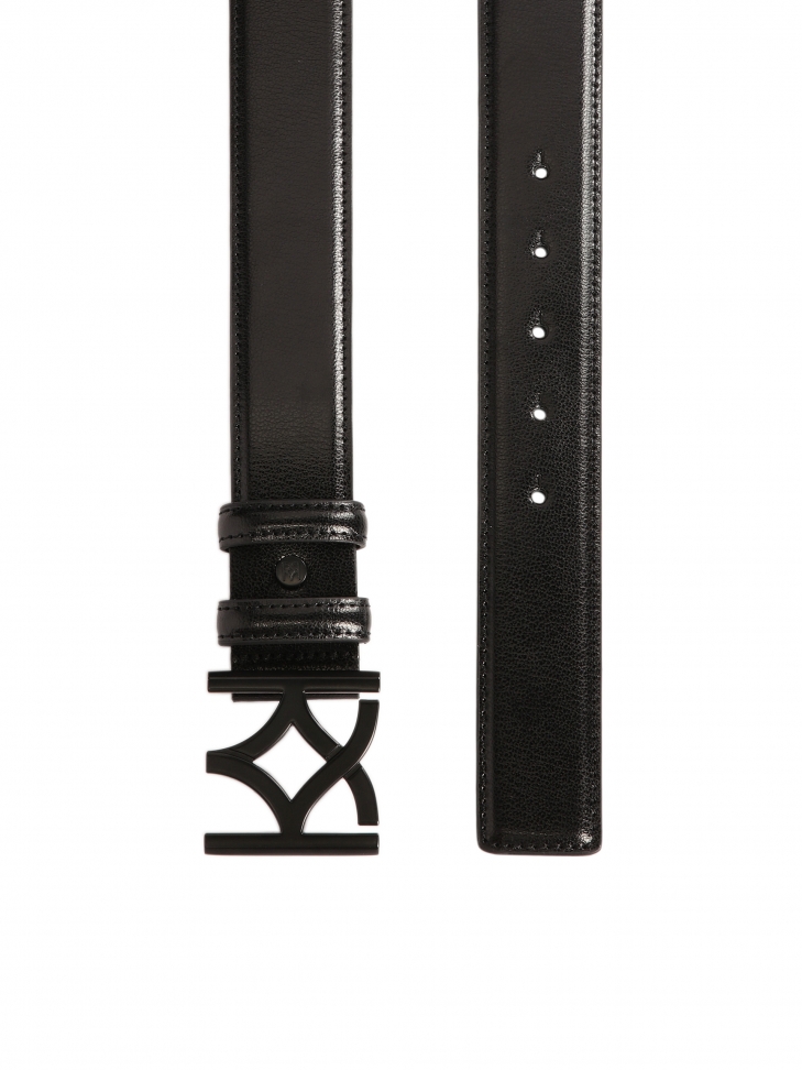 Classic black belt with logoed buckle