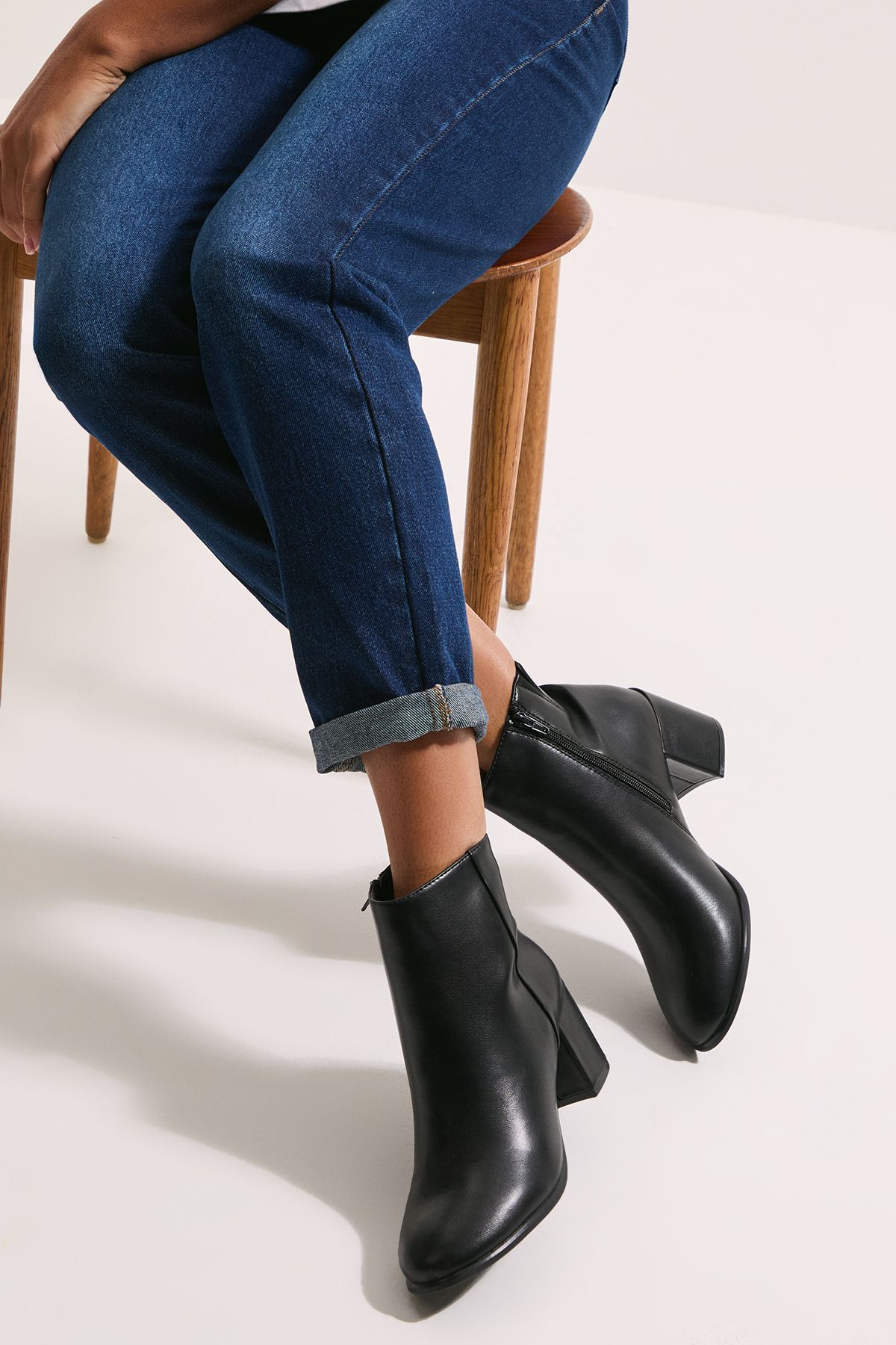 Dorothy Perkins Morgan Round Toe Medium Block Heel Ankle Boots