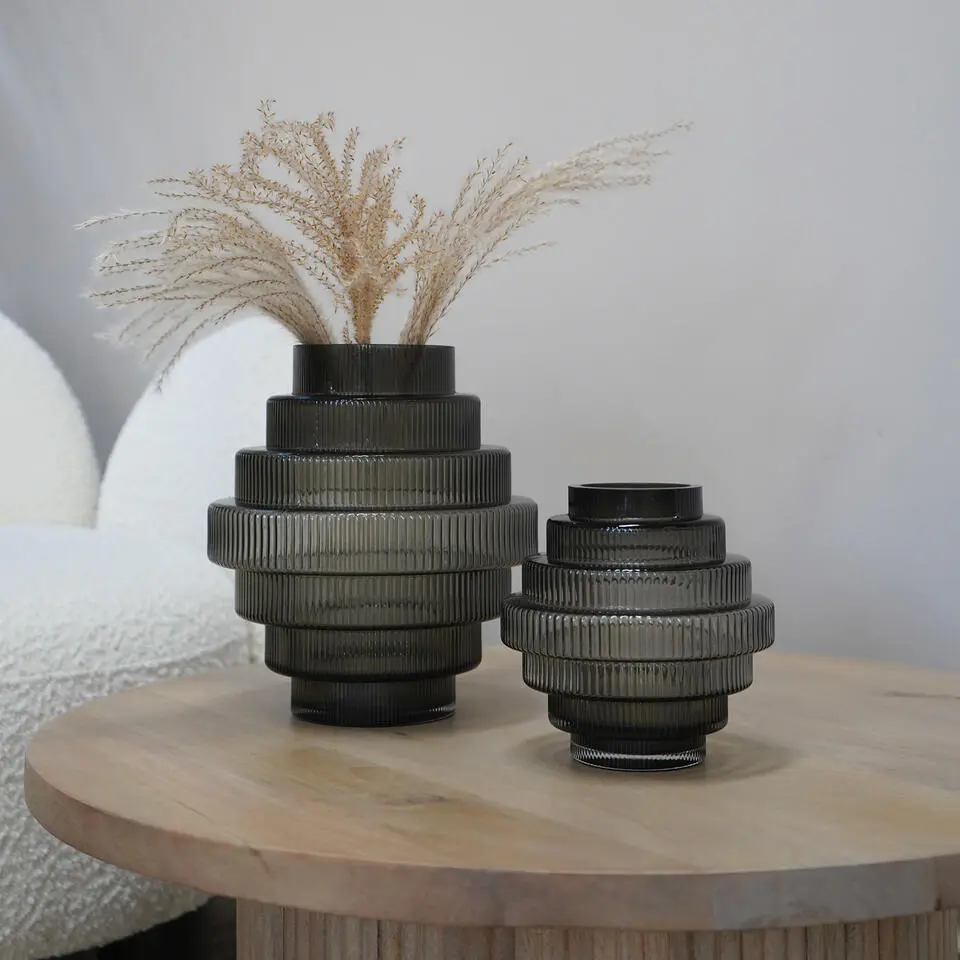 QUVIO Vaas - Glas - Grijs - Maat L