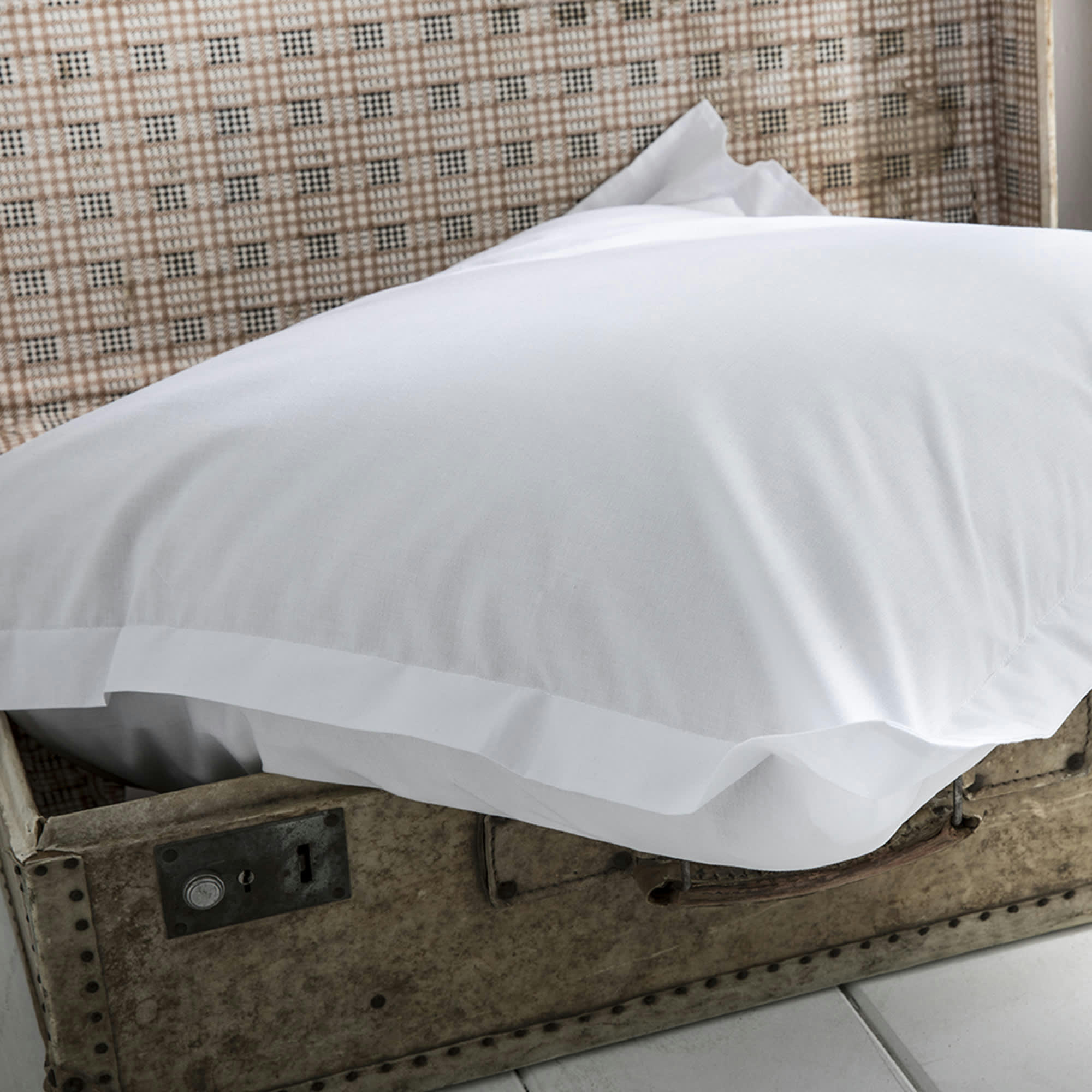 STAR LINE - Drap housse uni en coton blanc 200x200
