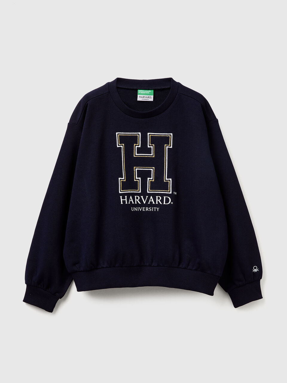 &copy;Harvard University sweatshirt