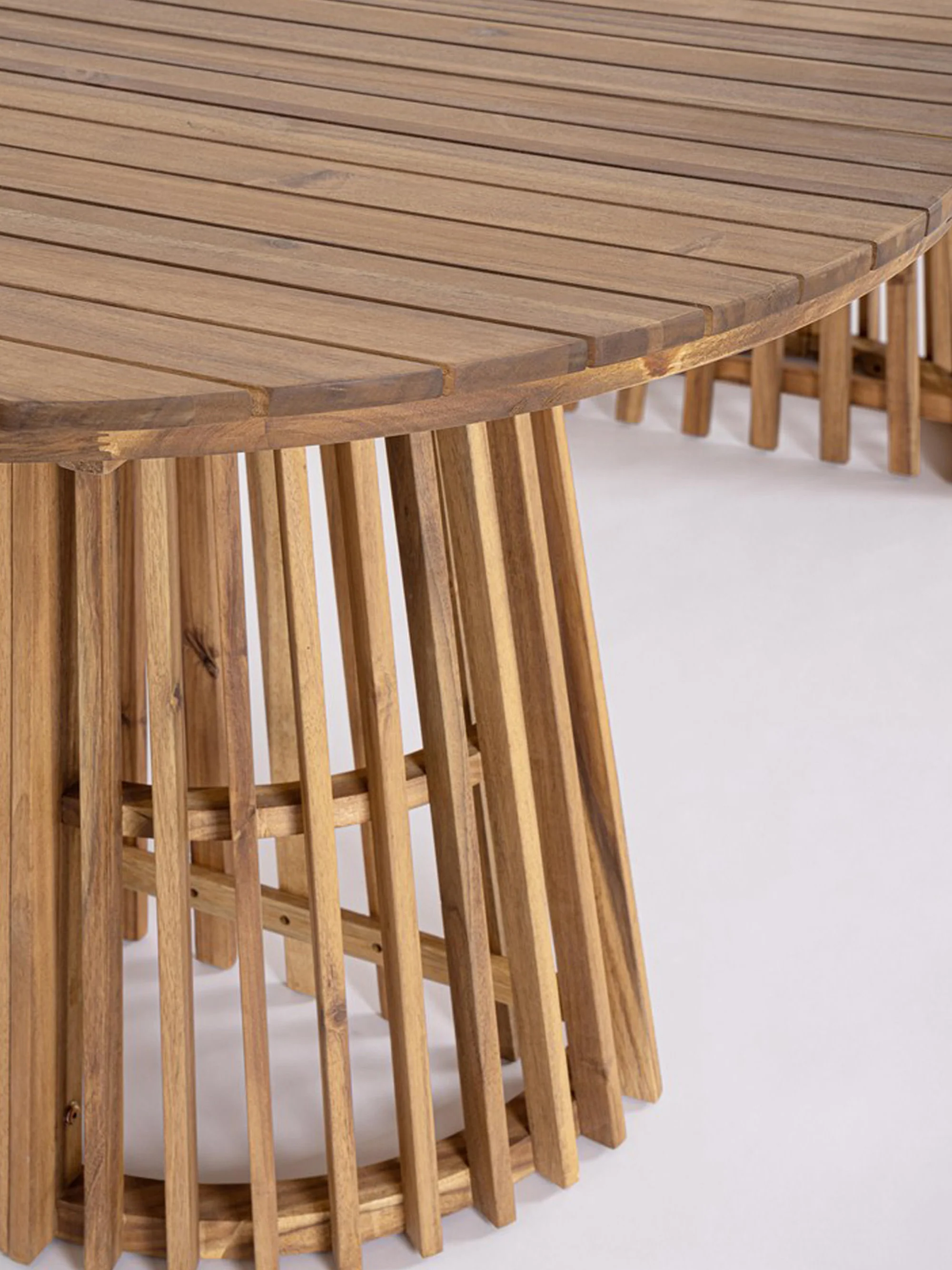 Ovaler Gartentisch Rodano aus Akazienholz, 220 x 100 cm