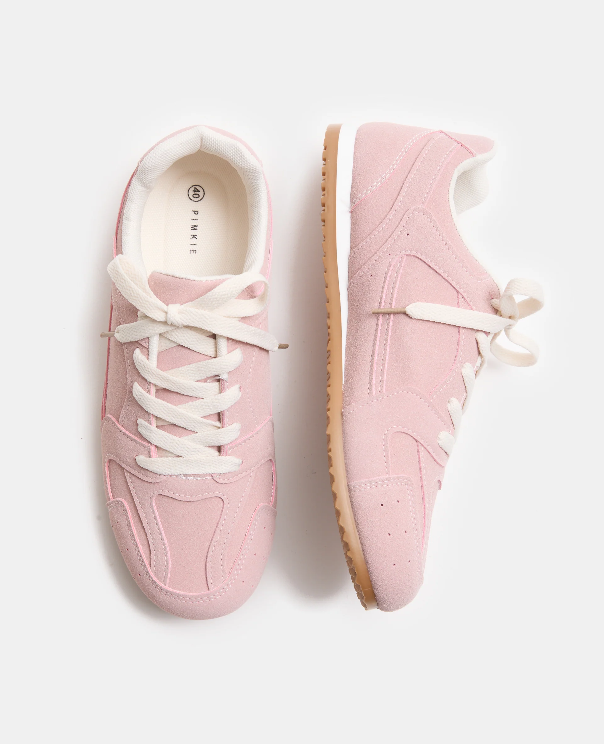 Baskets plates en suédine