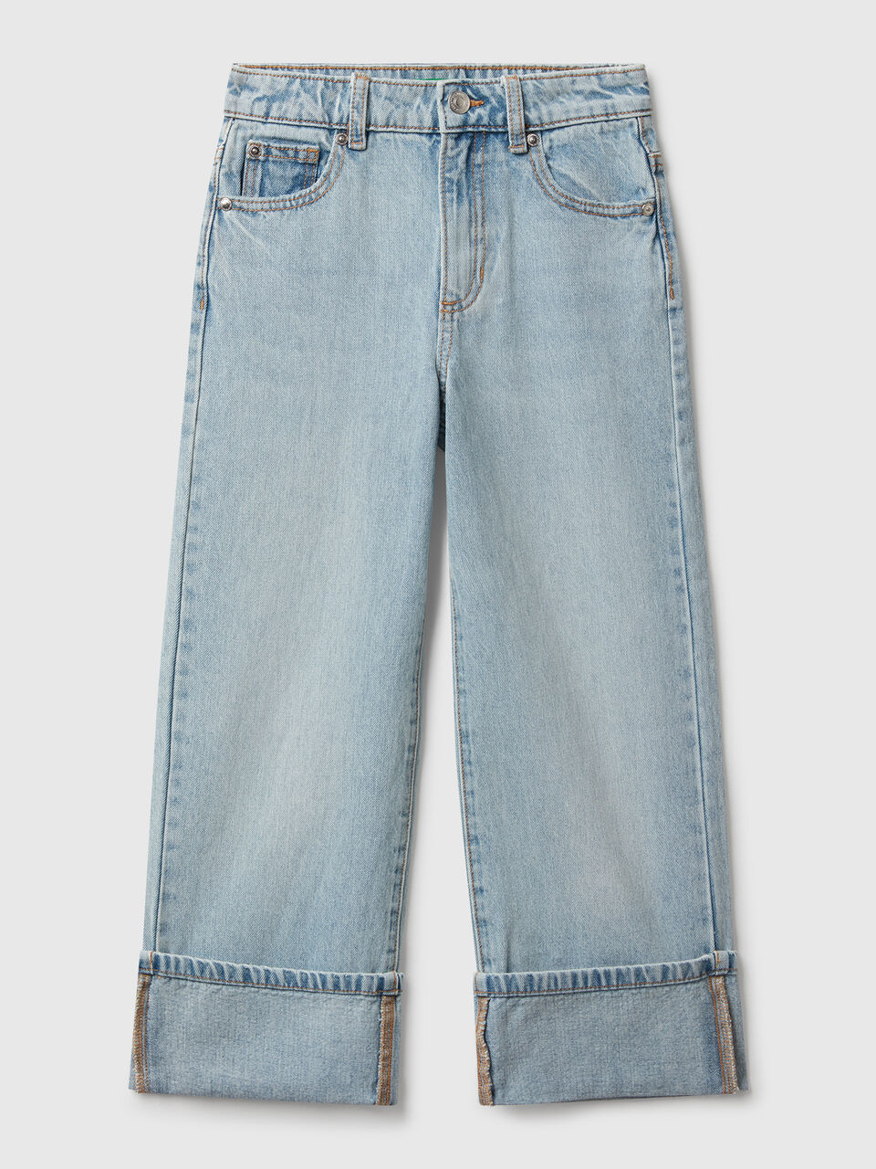 Straight jeans with cuffs