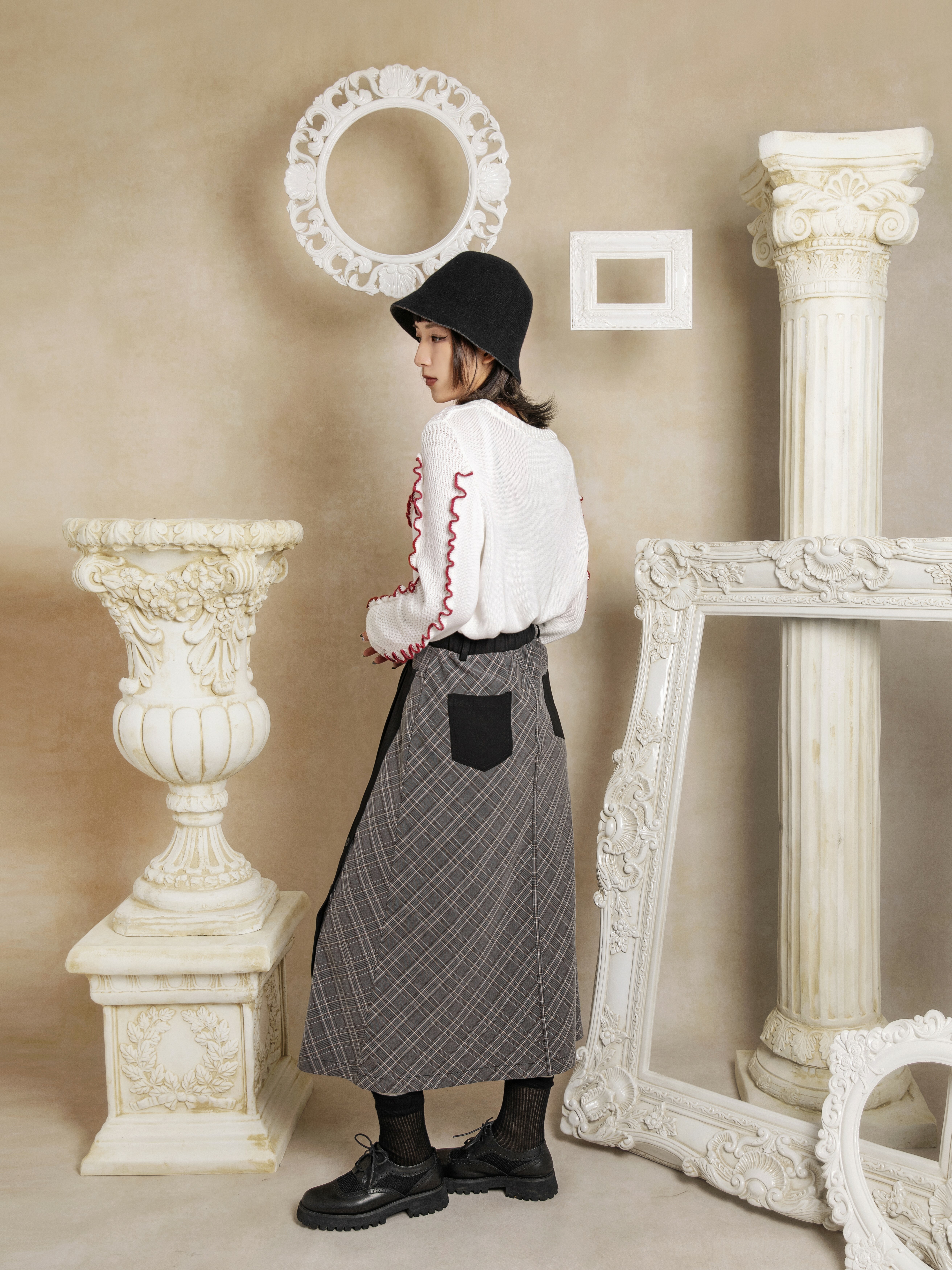 Contrast Babylock Sweater - 246E