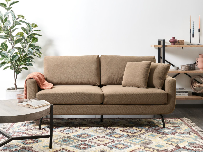 Sofa tapicerowana z metalowymi nóżkami jasnobrązowa