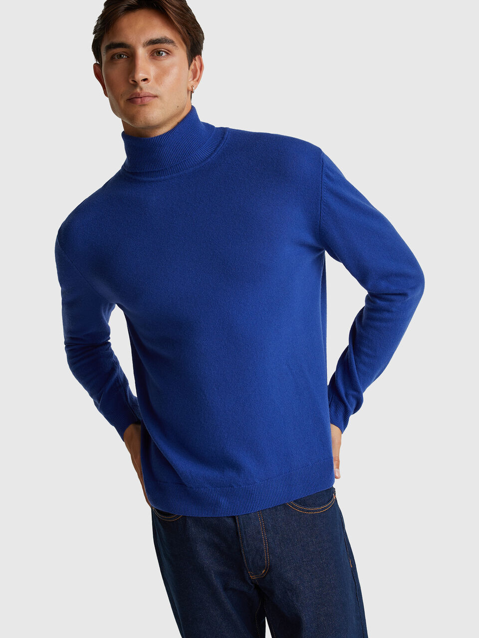 Cornflower blue turtleneck in pure Merino wool