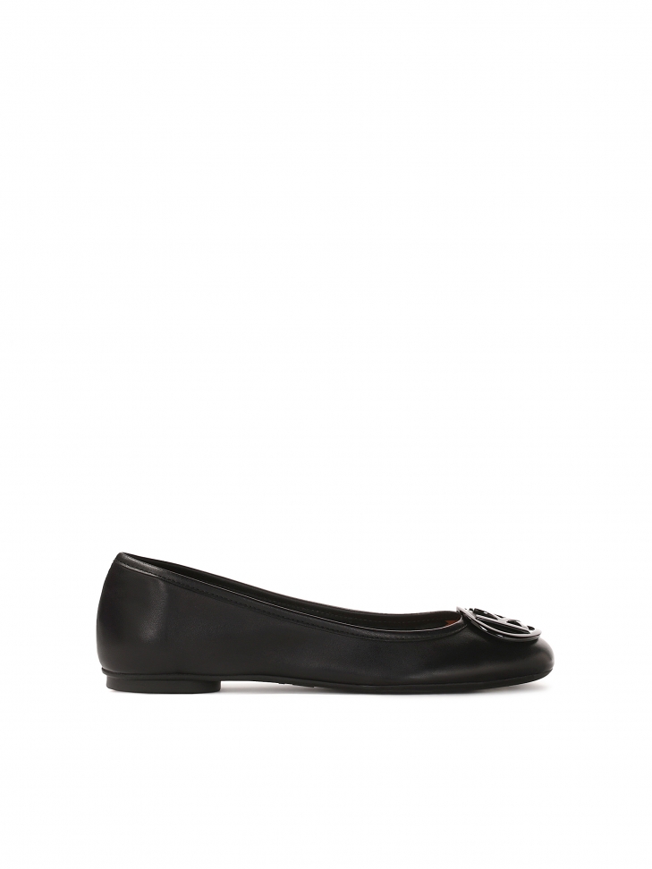Classic black ladies' ballet flats made of natural leather