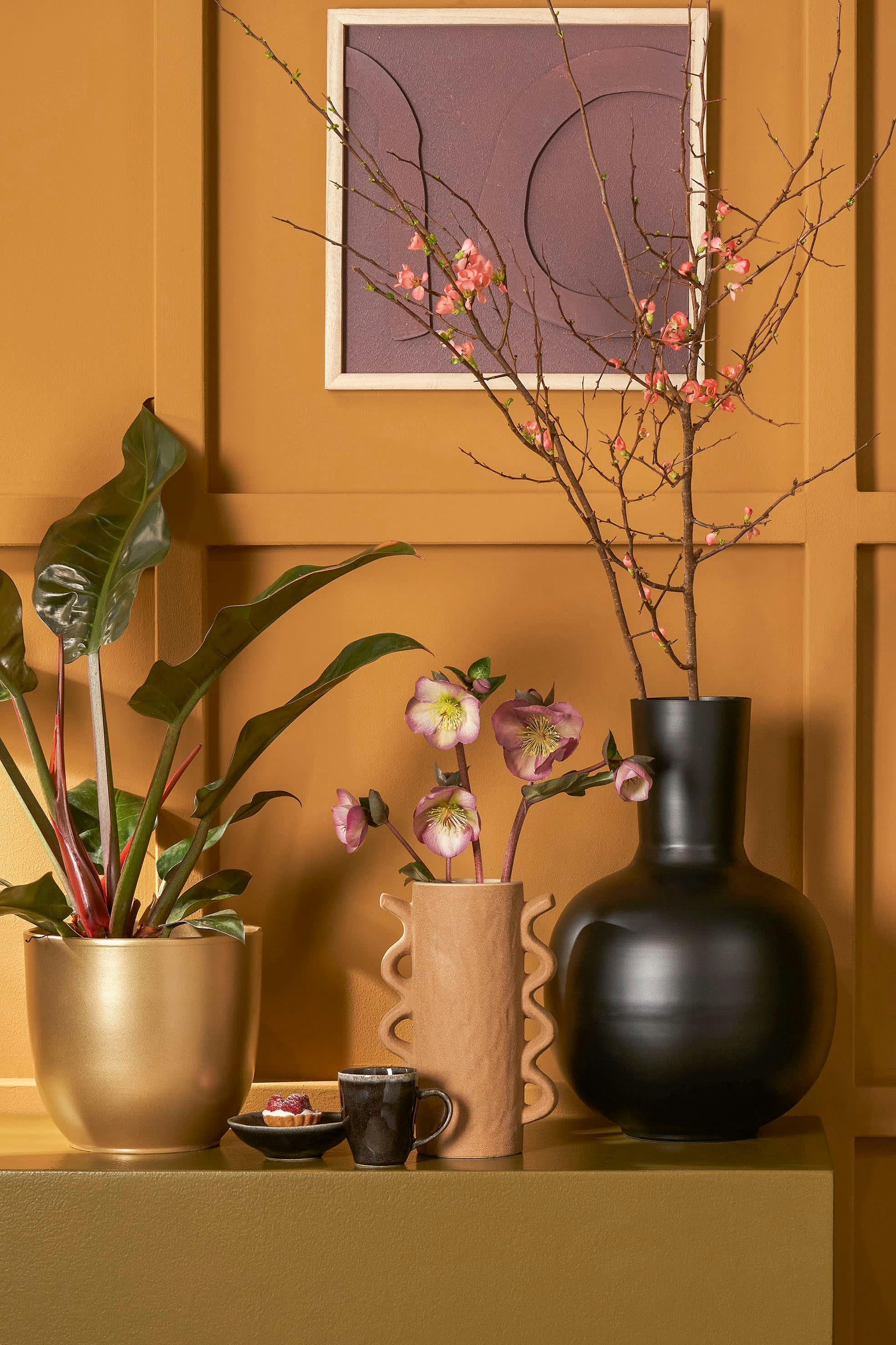 DARA - Vase en métal noir H42