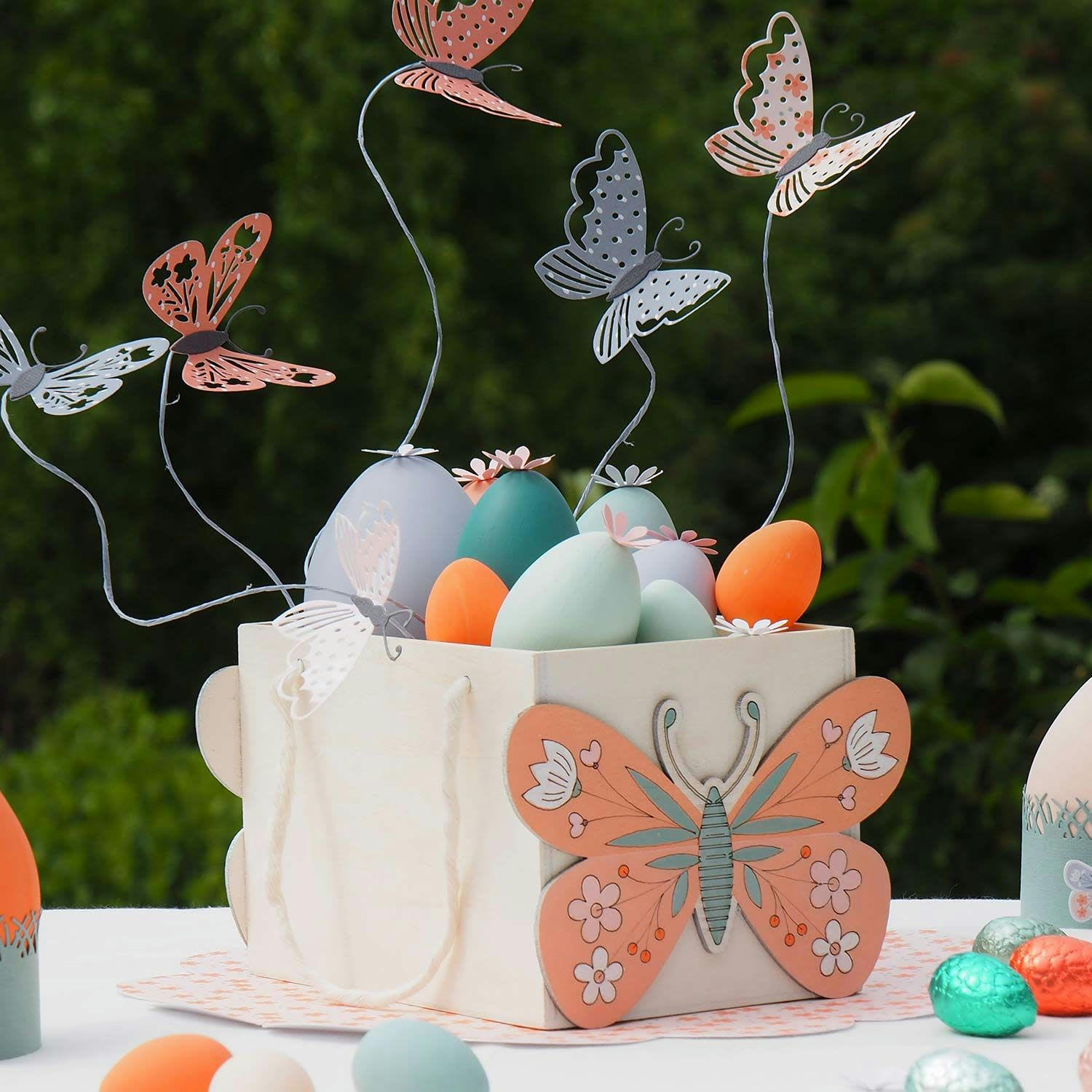 - Panier en bois papillons