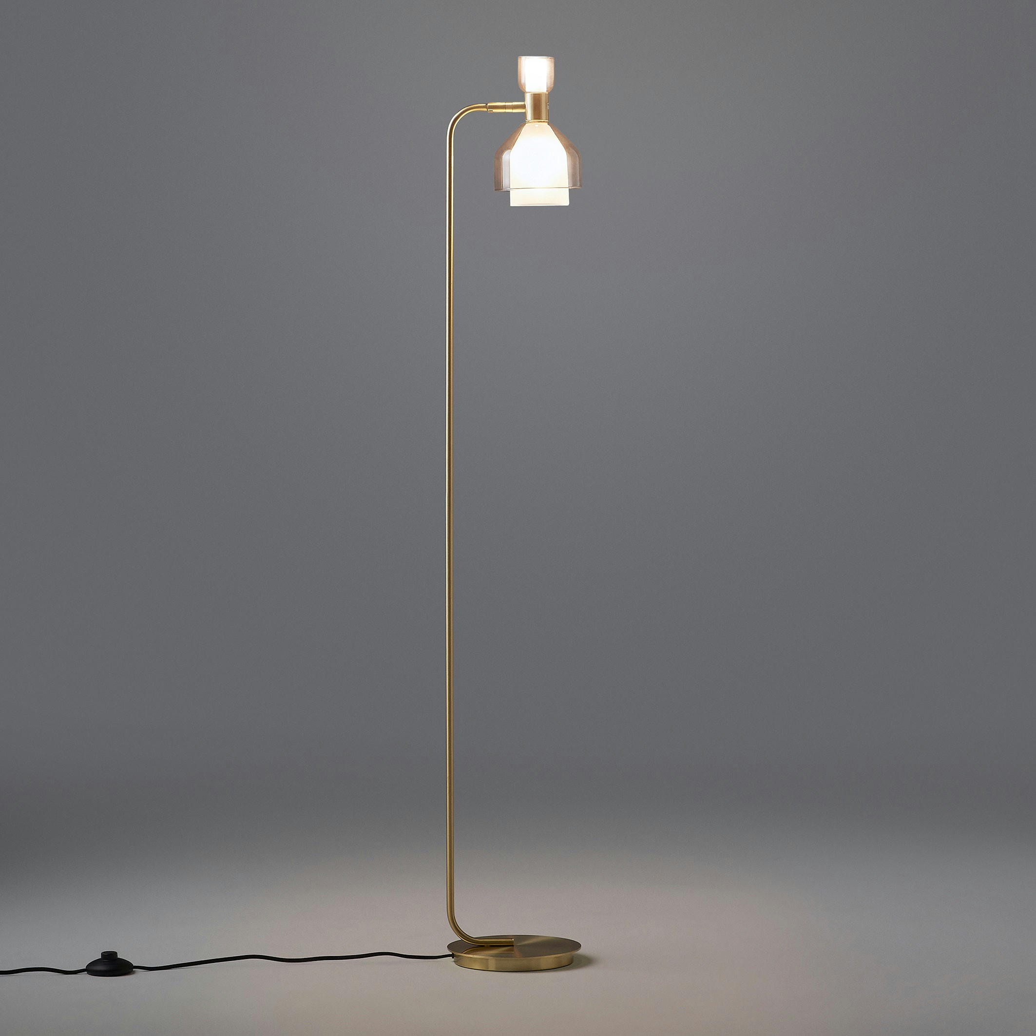 Lampadaire métal fer laitonné verre fumé Amoris