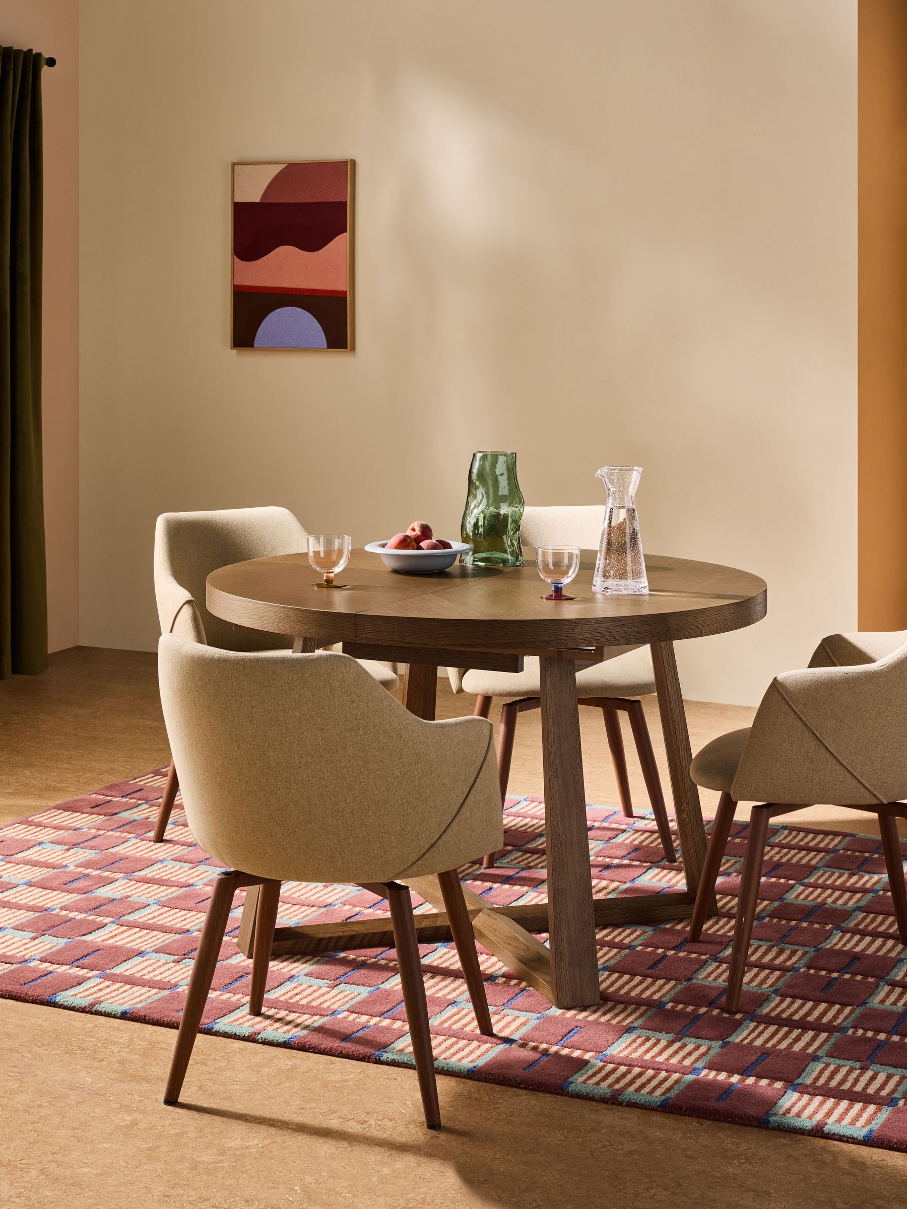Belgrave Round 4 to 6 Seater Extending Dining Table in Dark Stain Oak