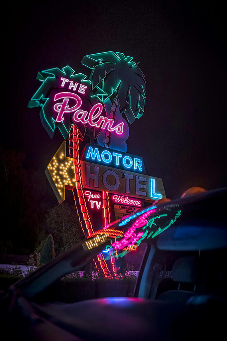 NEONS BY NIGHT - Photographie d'art de Romain Farge 60x90 cm sur plexi