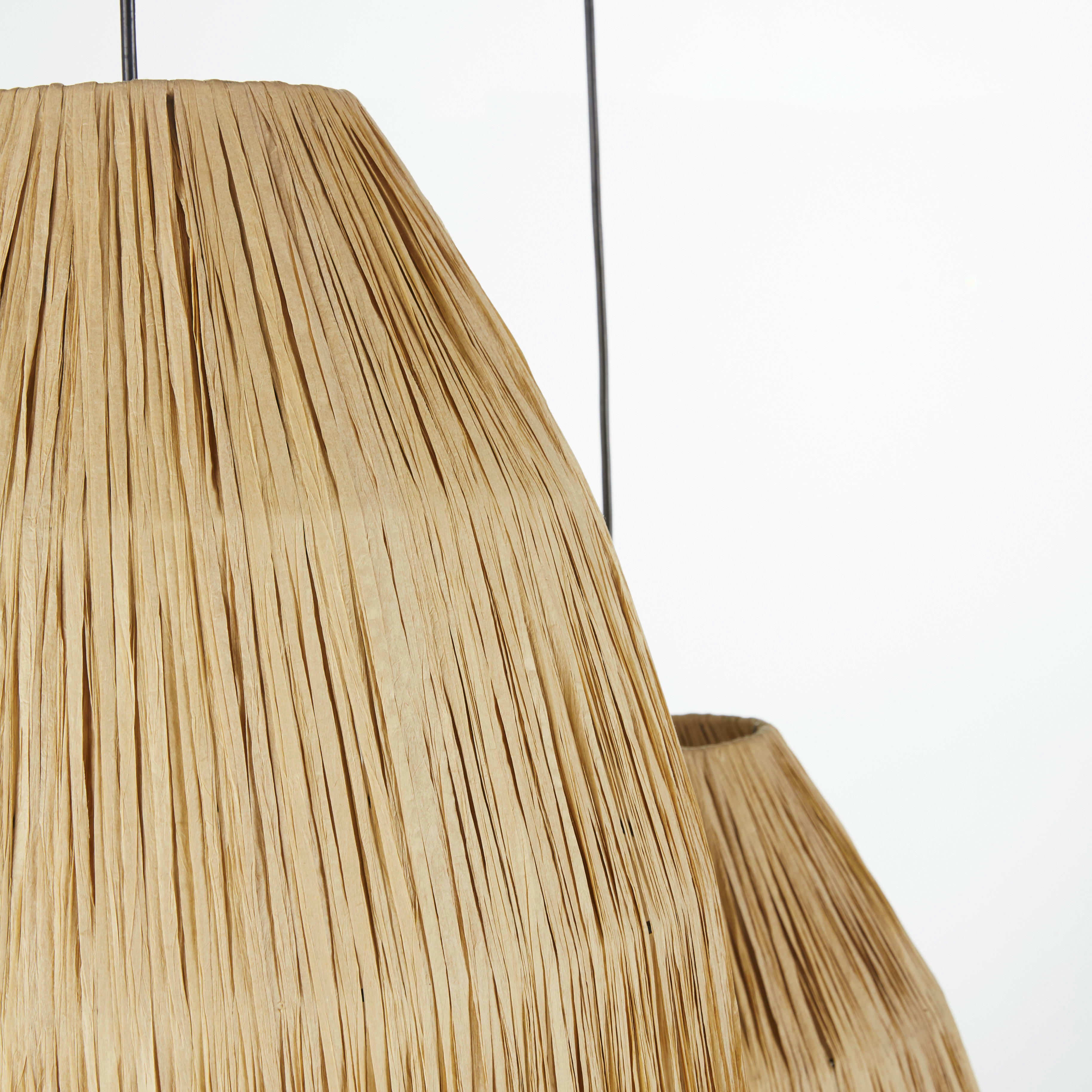 KORJA - Suspension grappe 3 abat-jours en raphia et métal noir