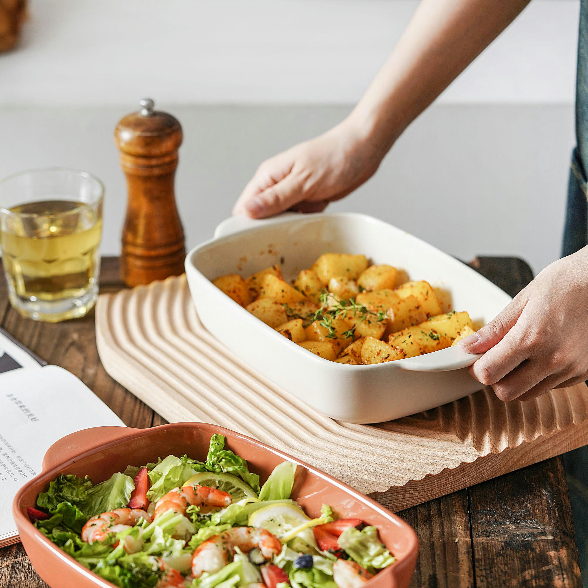 OCTAVE - Plat à four en grès beige 33x20cm