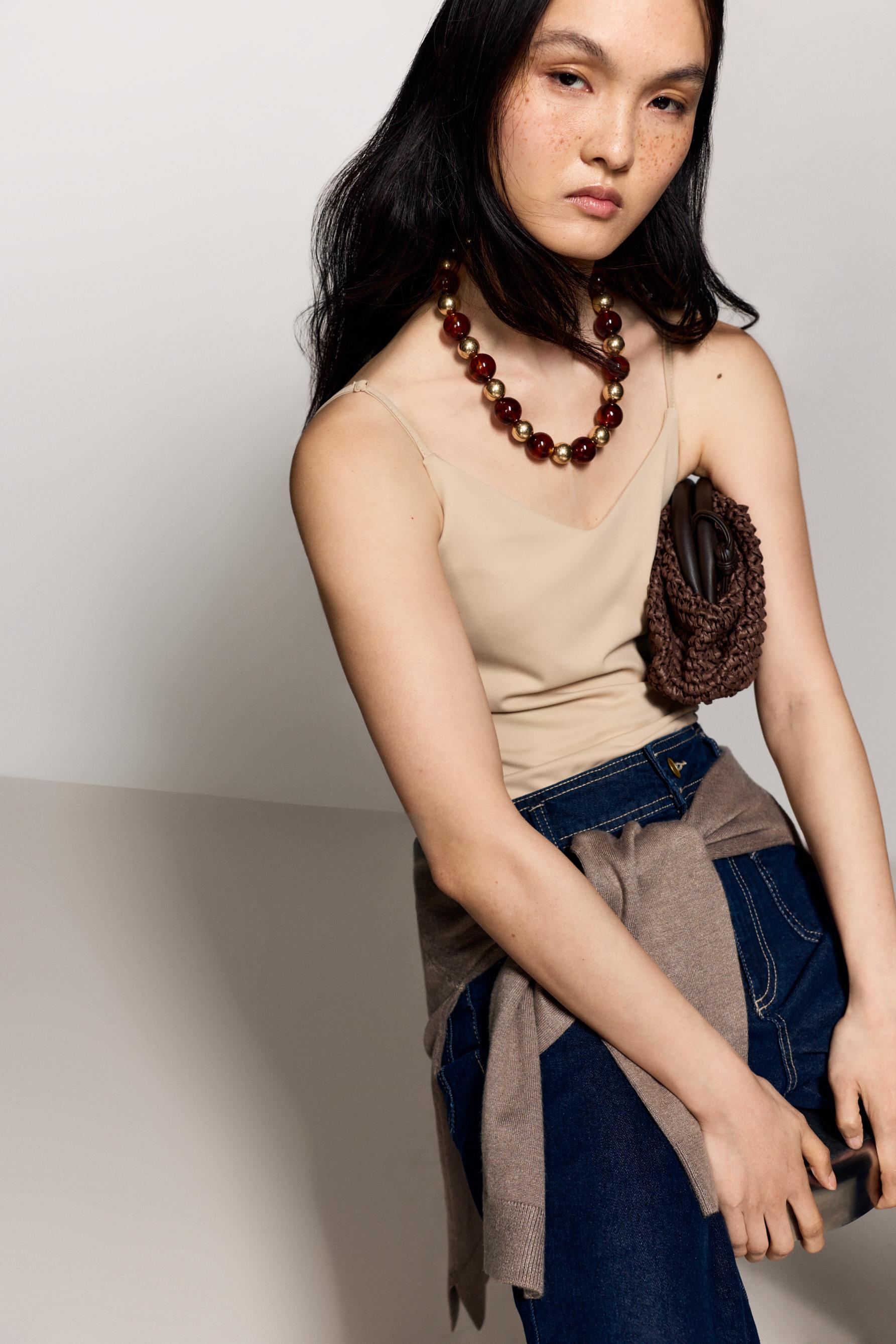 Collar bolas