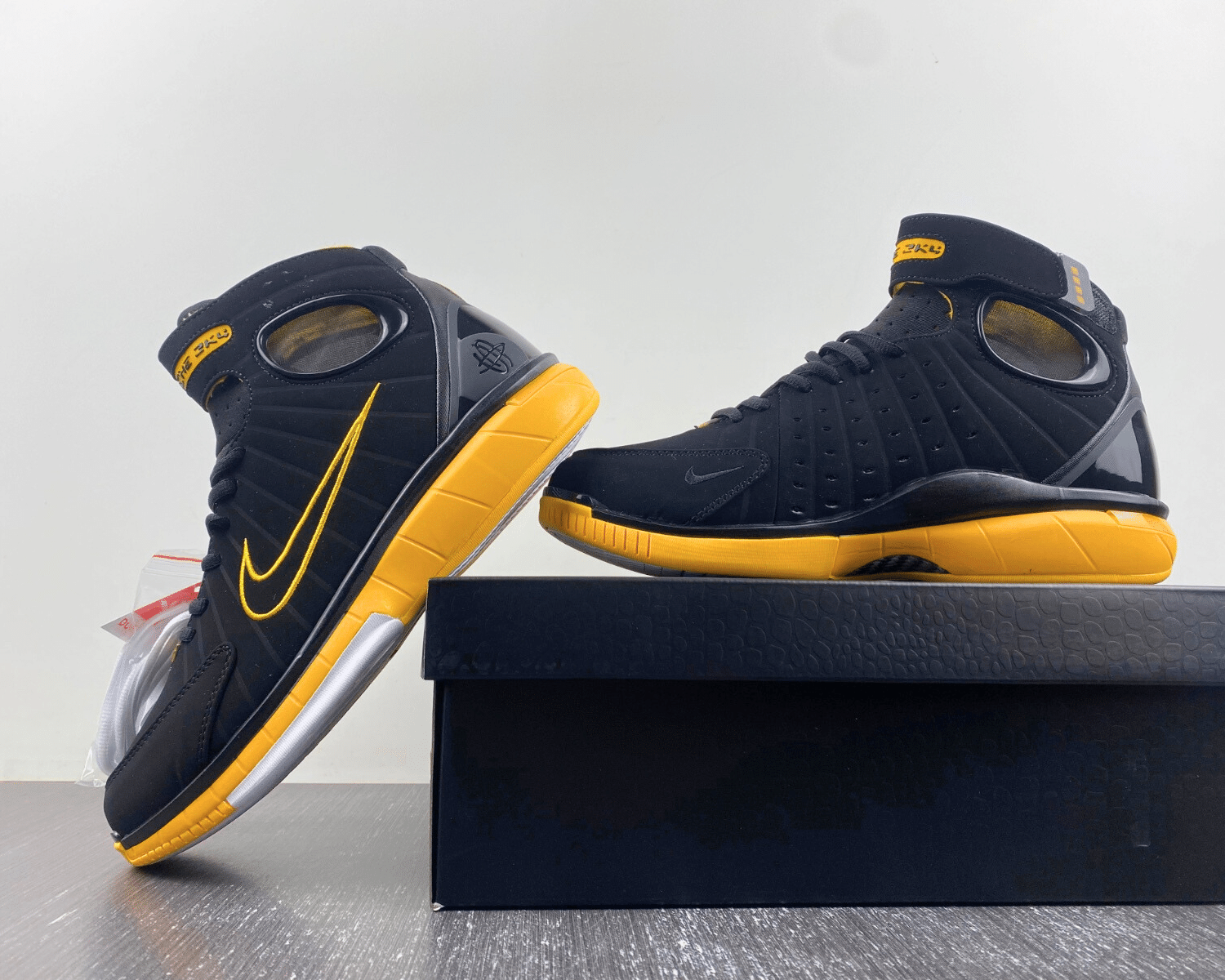 Nike Air Zoom Huarache 2k4 Black Varsity Maize